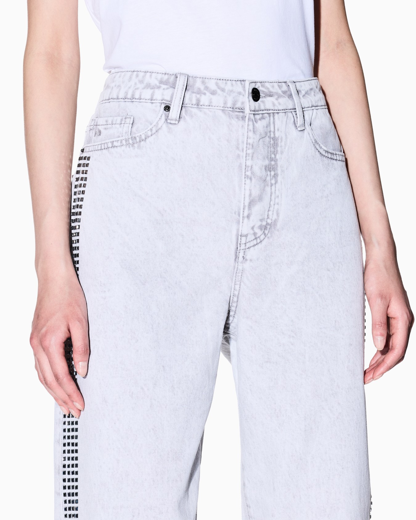Carrot fit jeans in rigid denim with studs Slide 4