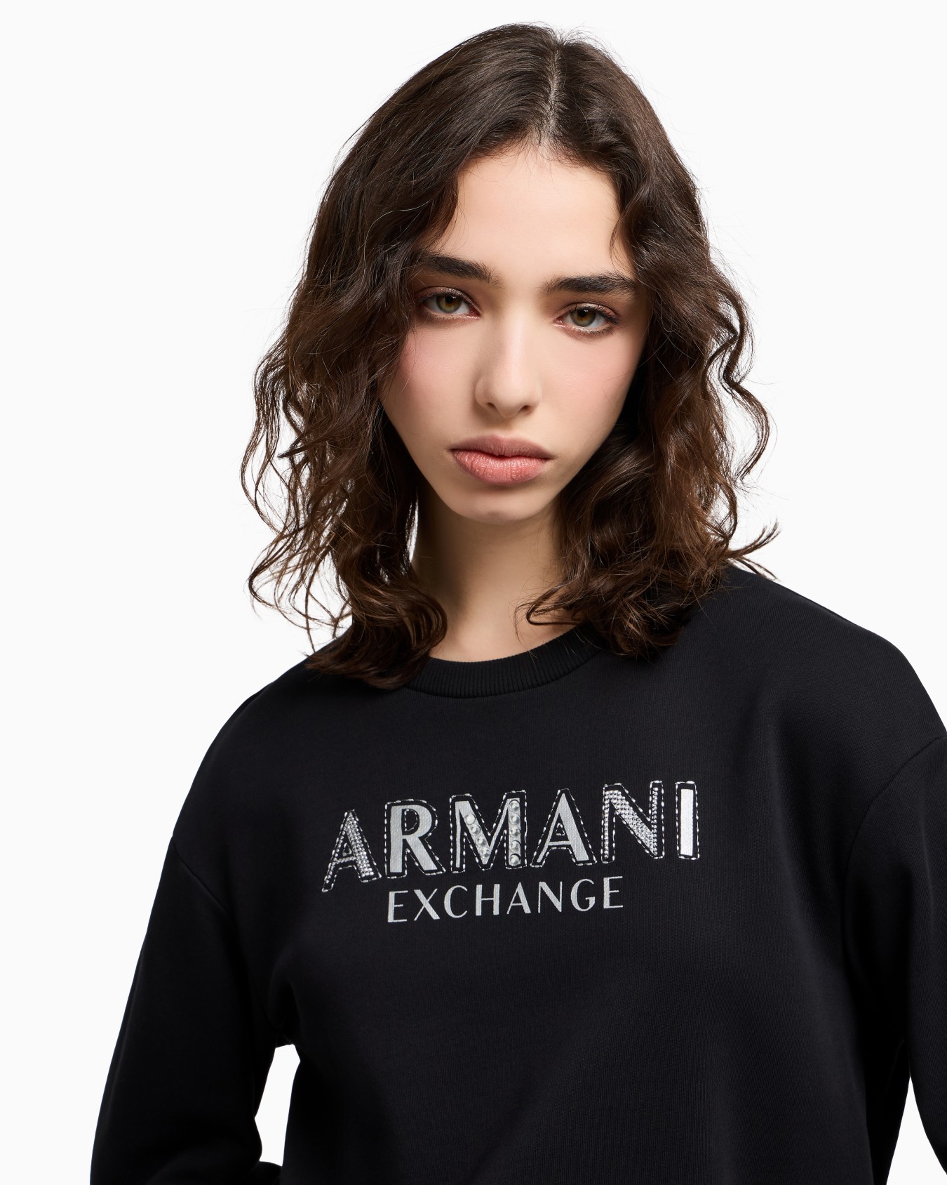 Sudadera de cuello redondo con logotipo metálico Diapositiva 4