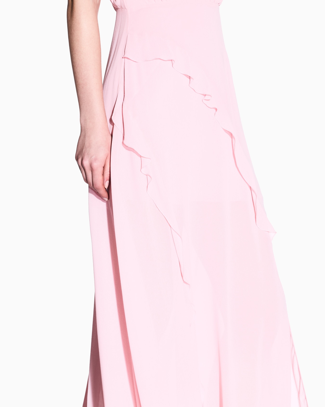 Long dress with slit in crepe Slide 3