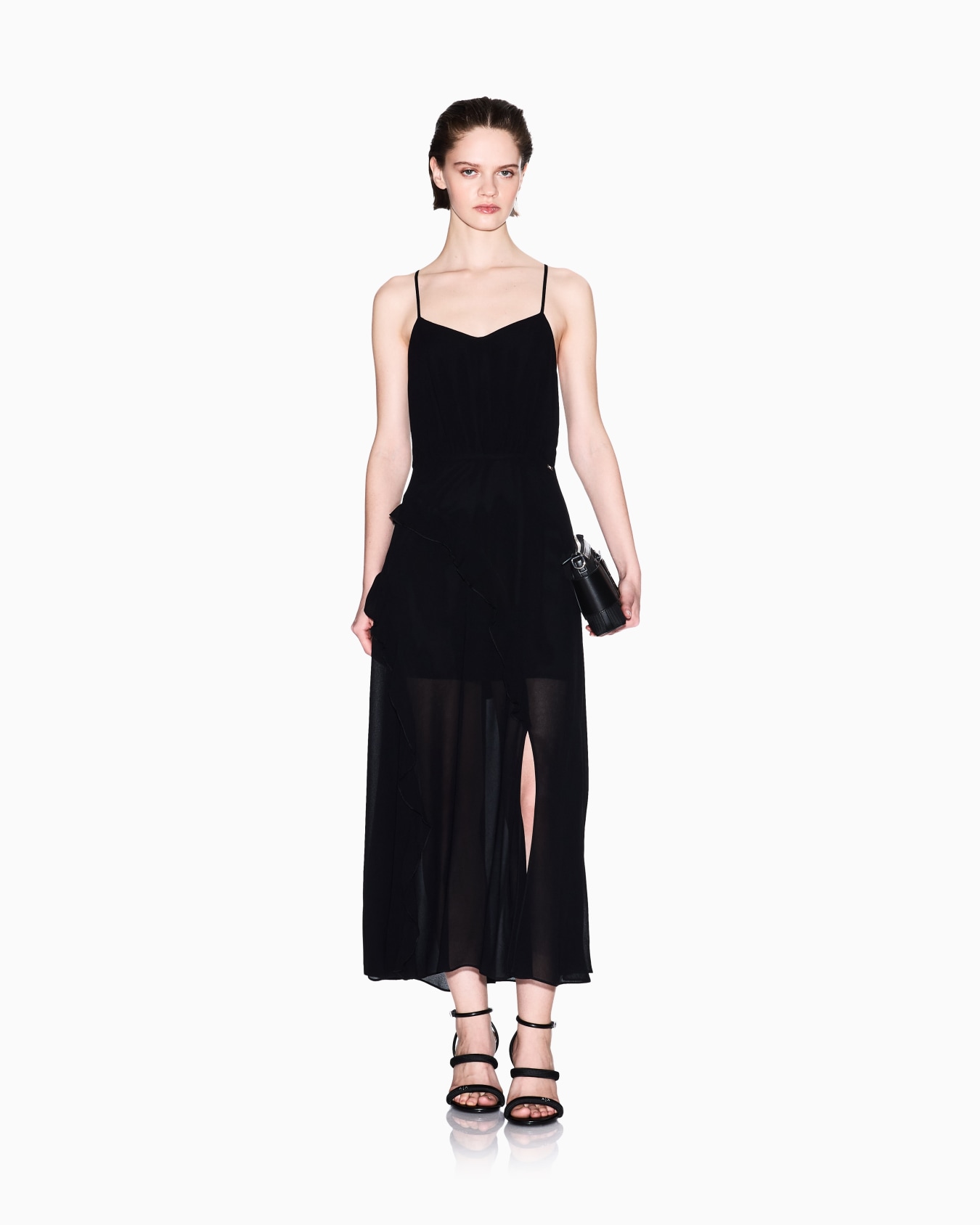Long dress with slit in crepe Slide 1