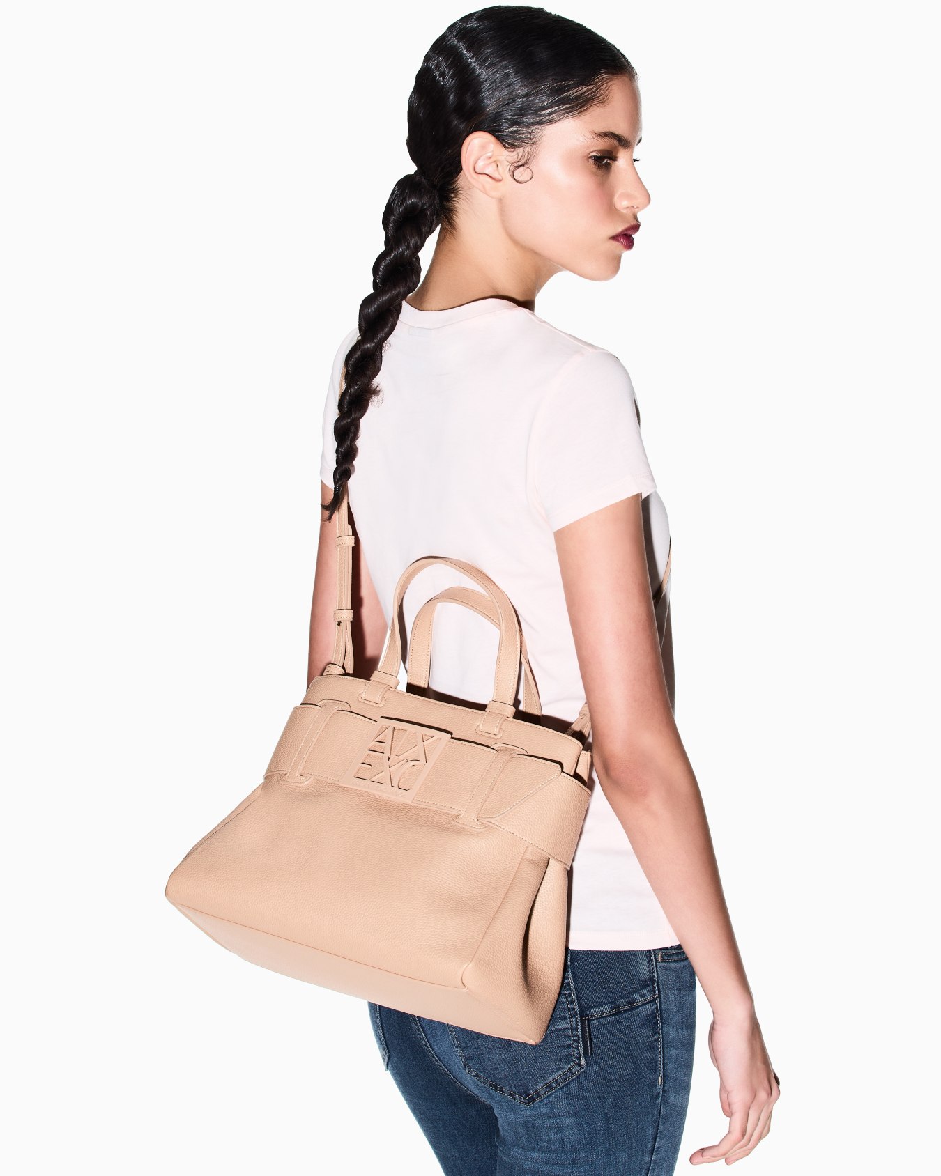 Shoppers in technical fabric Slide 5