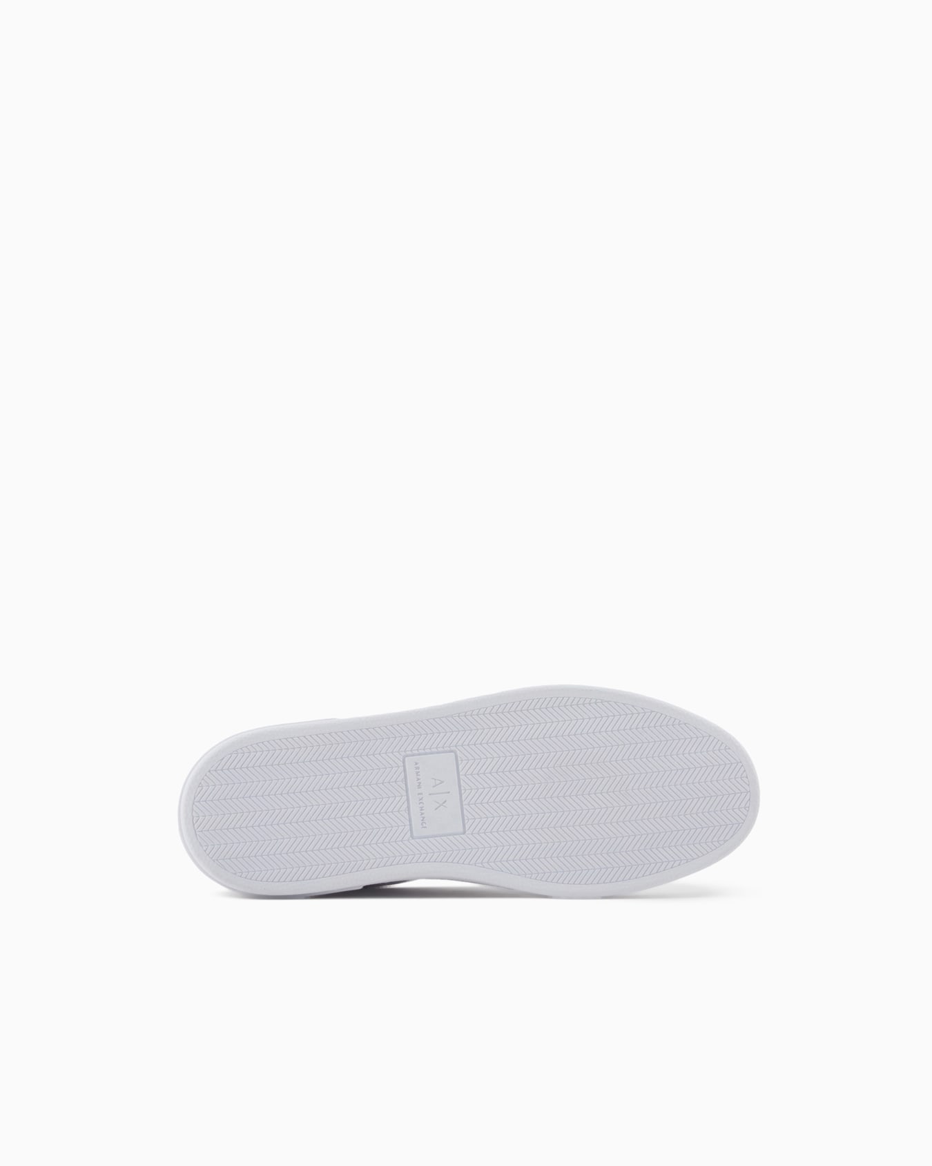 Sneakers with laces and logo Slide 5