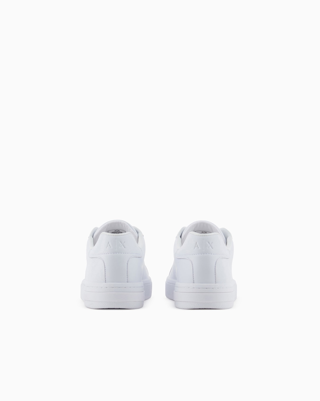 Sneakers with laces and logo Slide 3