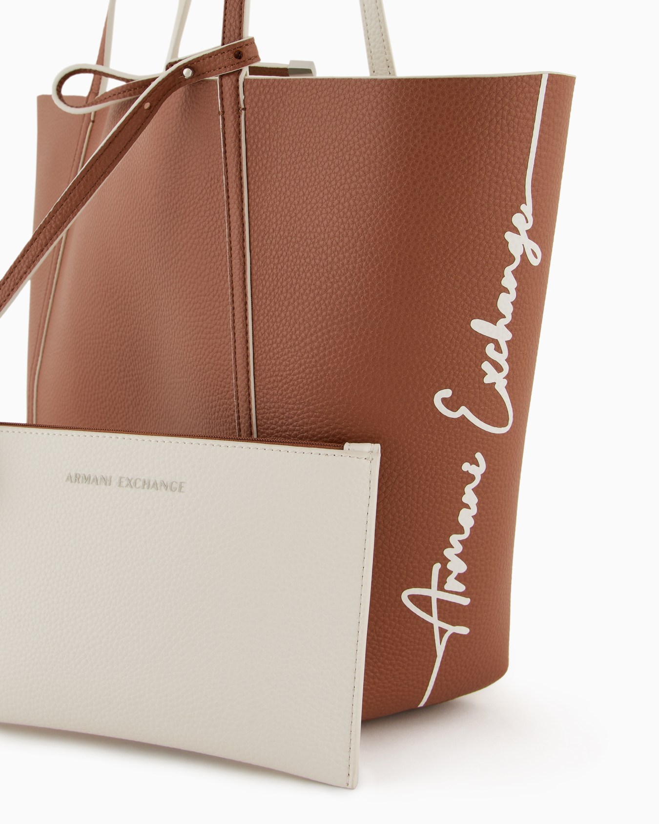 Reversible shopper with logo and clutch Slide 4