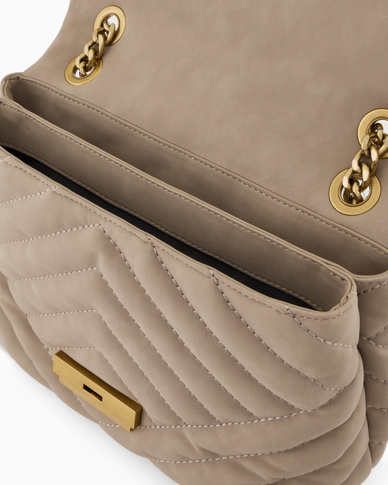 Quilted shoulder bag with chain Slide 3