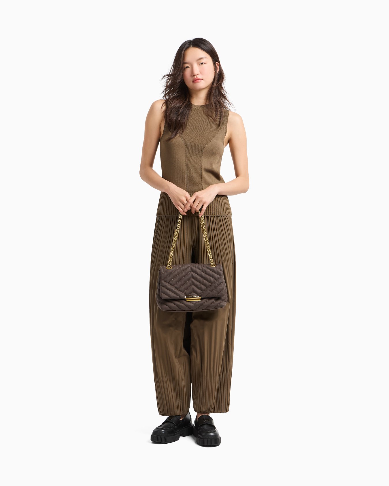 Bolso de hombro acolchado con cadena Diapositiva 5