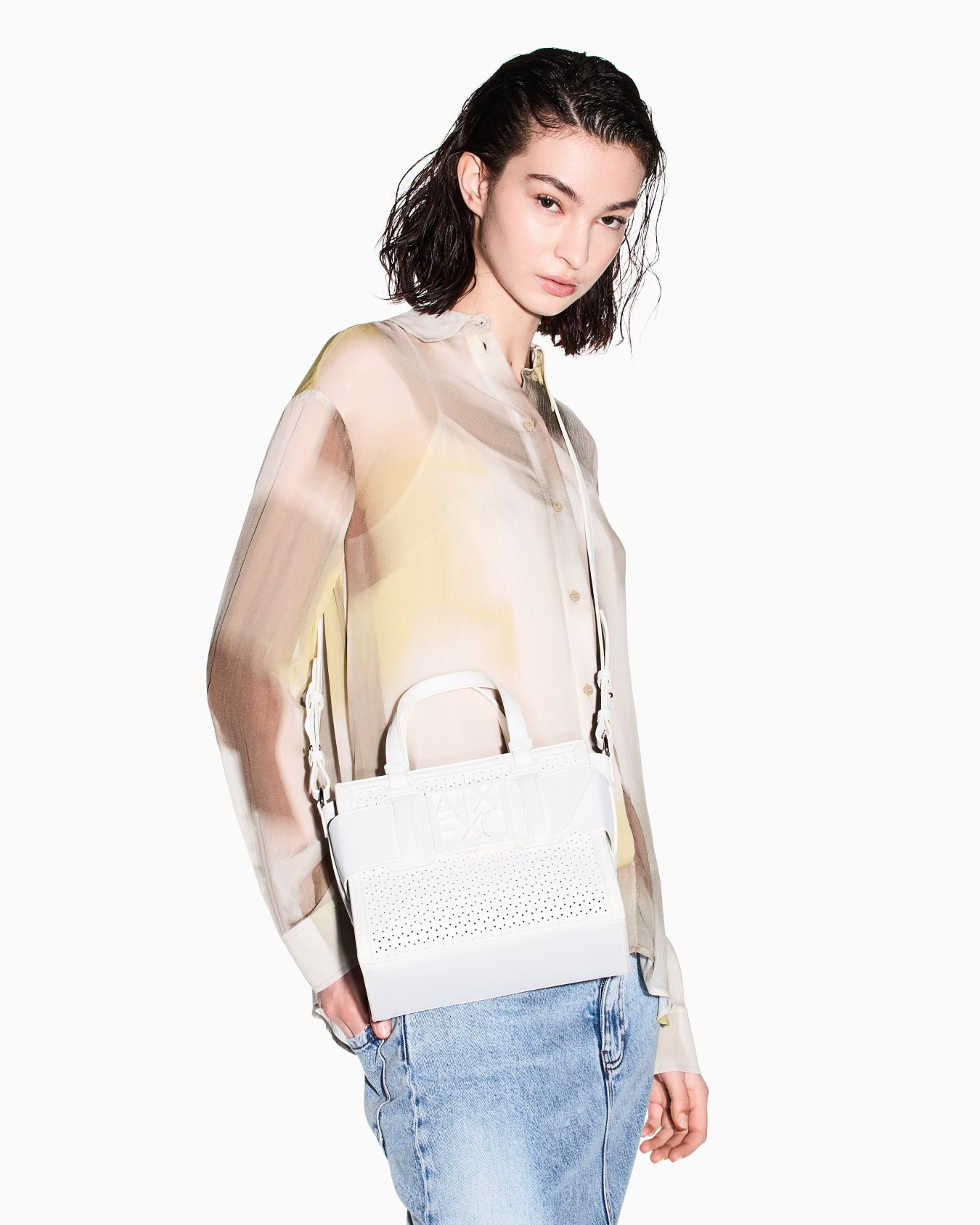 Shopper in monochrome technical fabric Diapositiva 6