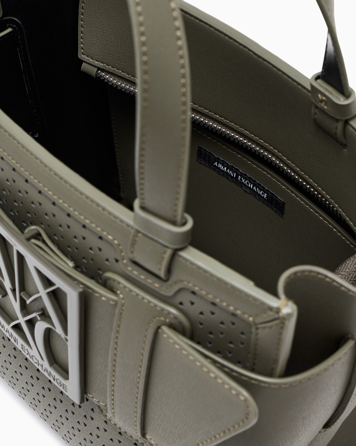 Shopper in monochrome technical fabric Slide 3