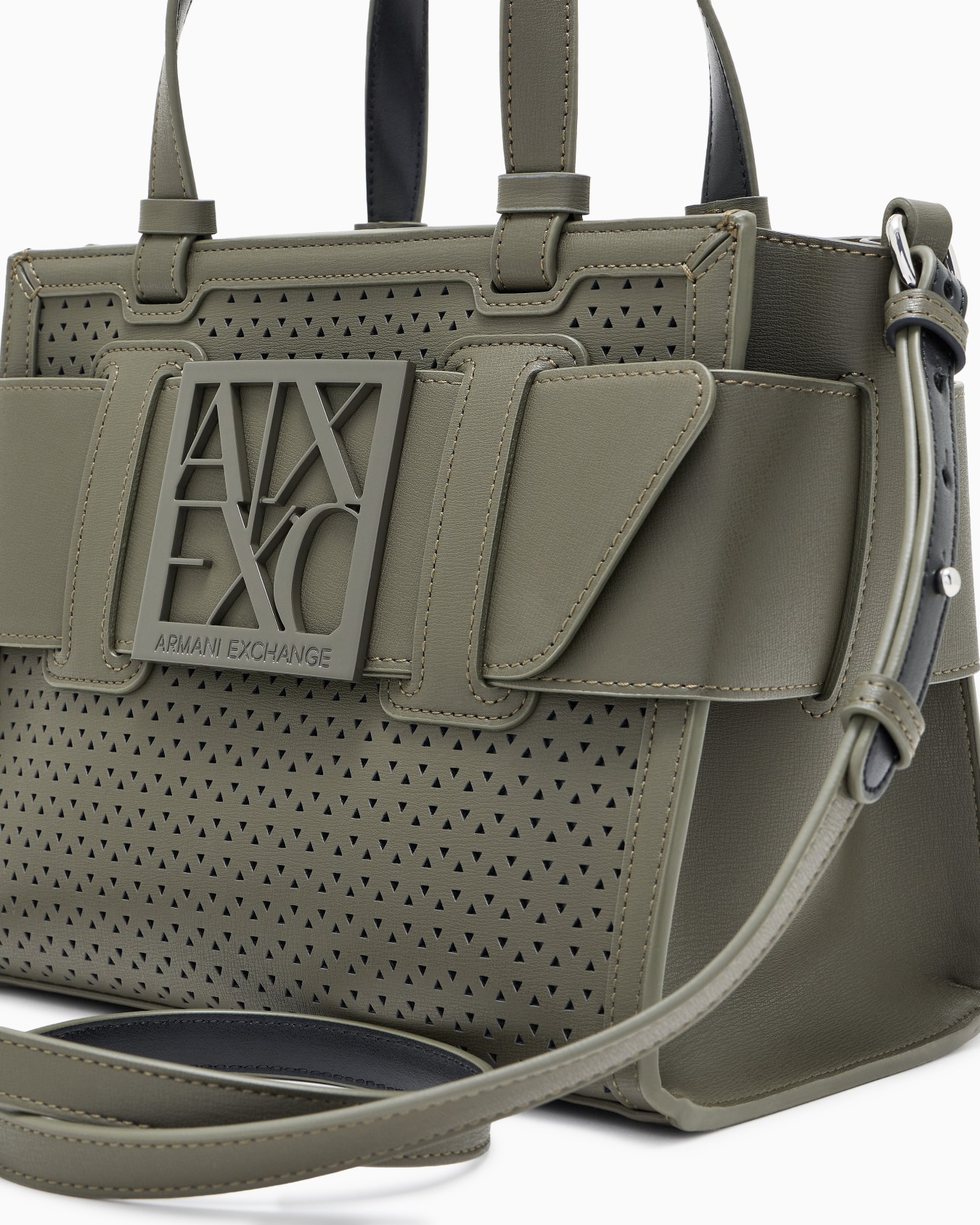 Shopper in monochrome technical fabric Slide 4