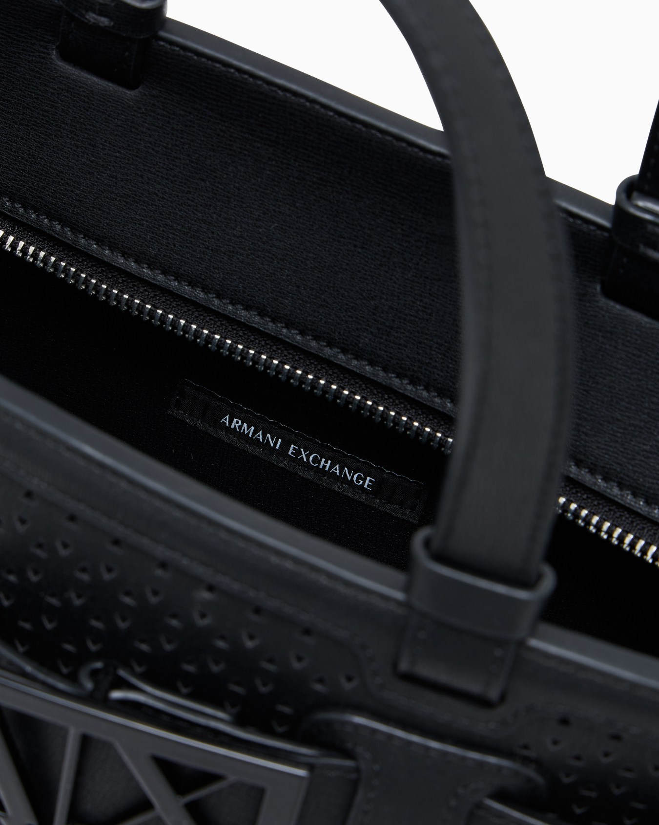 Shopper in monochrome technical fabric Slide 3