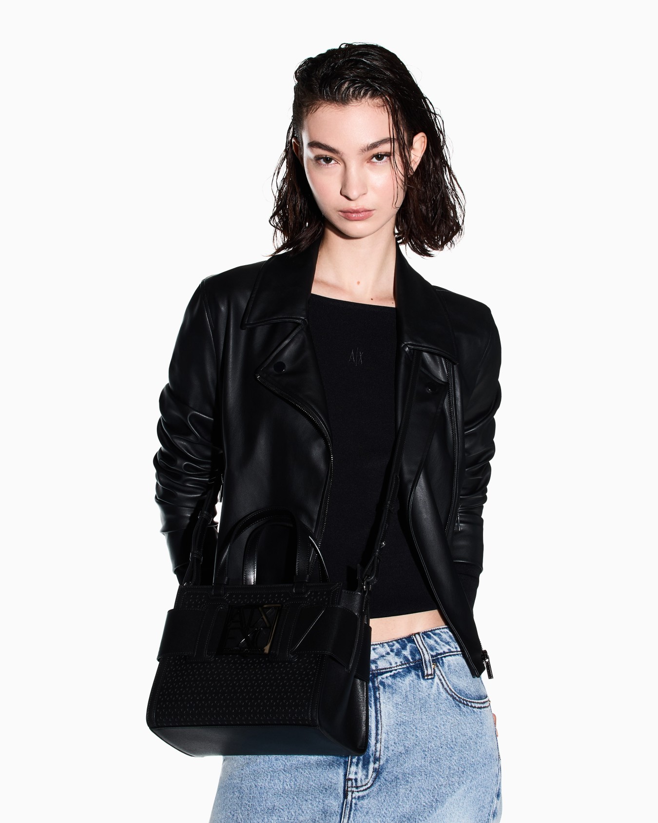 Shopper in monochrome technical fabric Slide 6