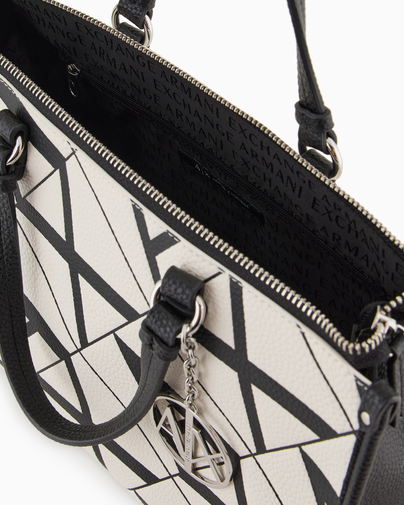 チェーンバッグ　Giorgio Armani 箱入り新品 undefined