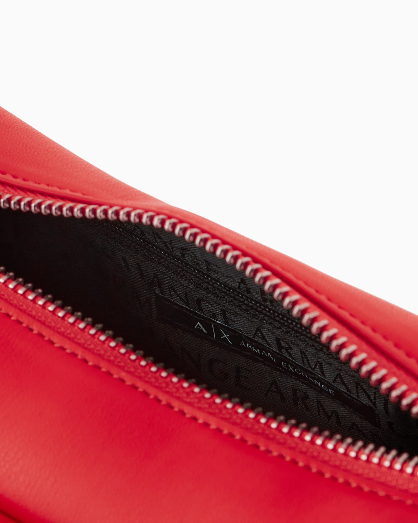 Large shoulder bag with side pockets Slide 3