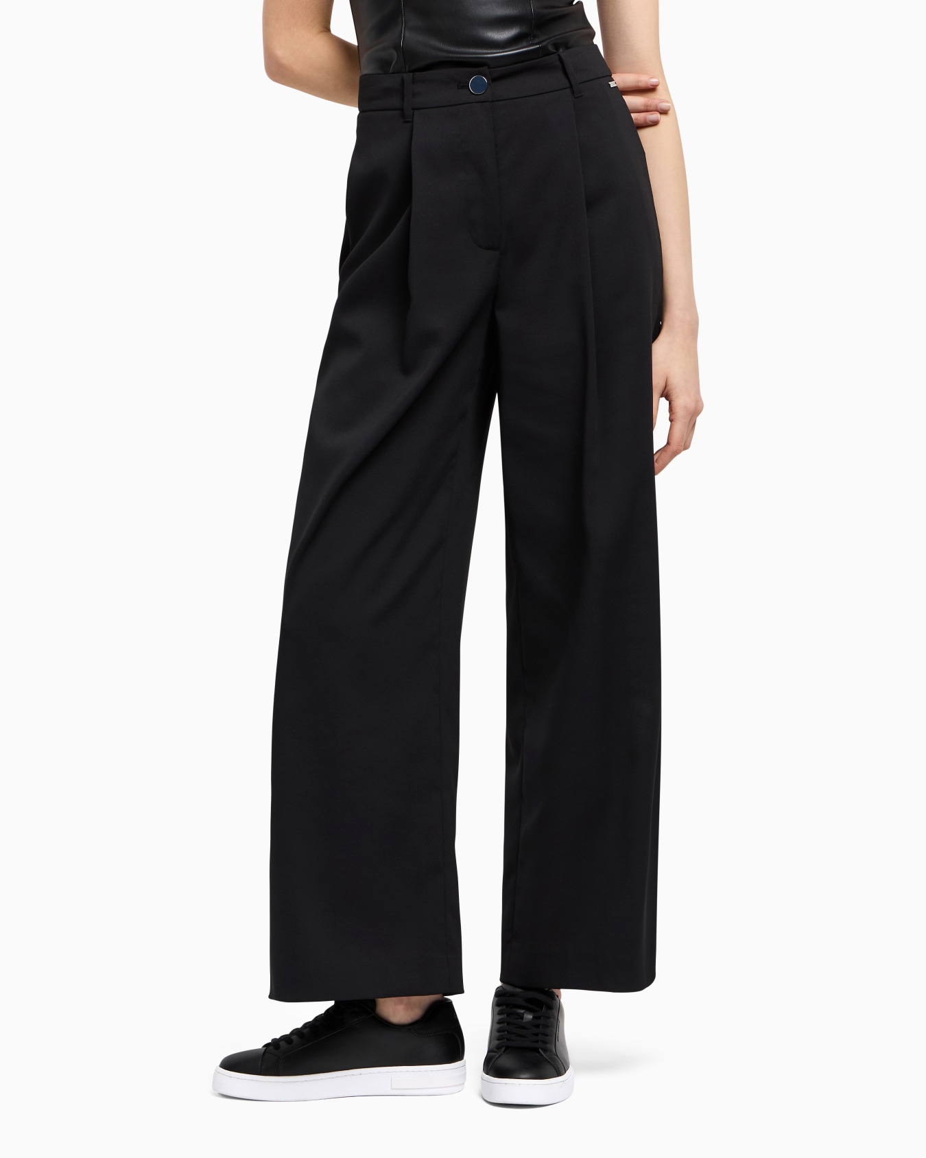 ASV Wide Leg Pants with Pleats Slide 3