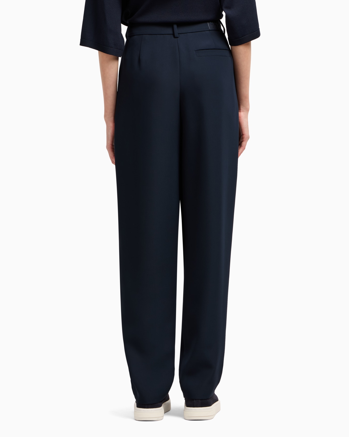 Soft trousers with pleats Slide 2