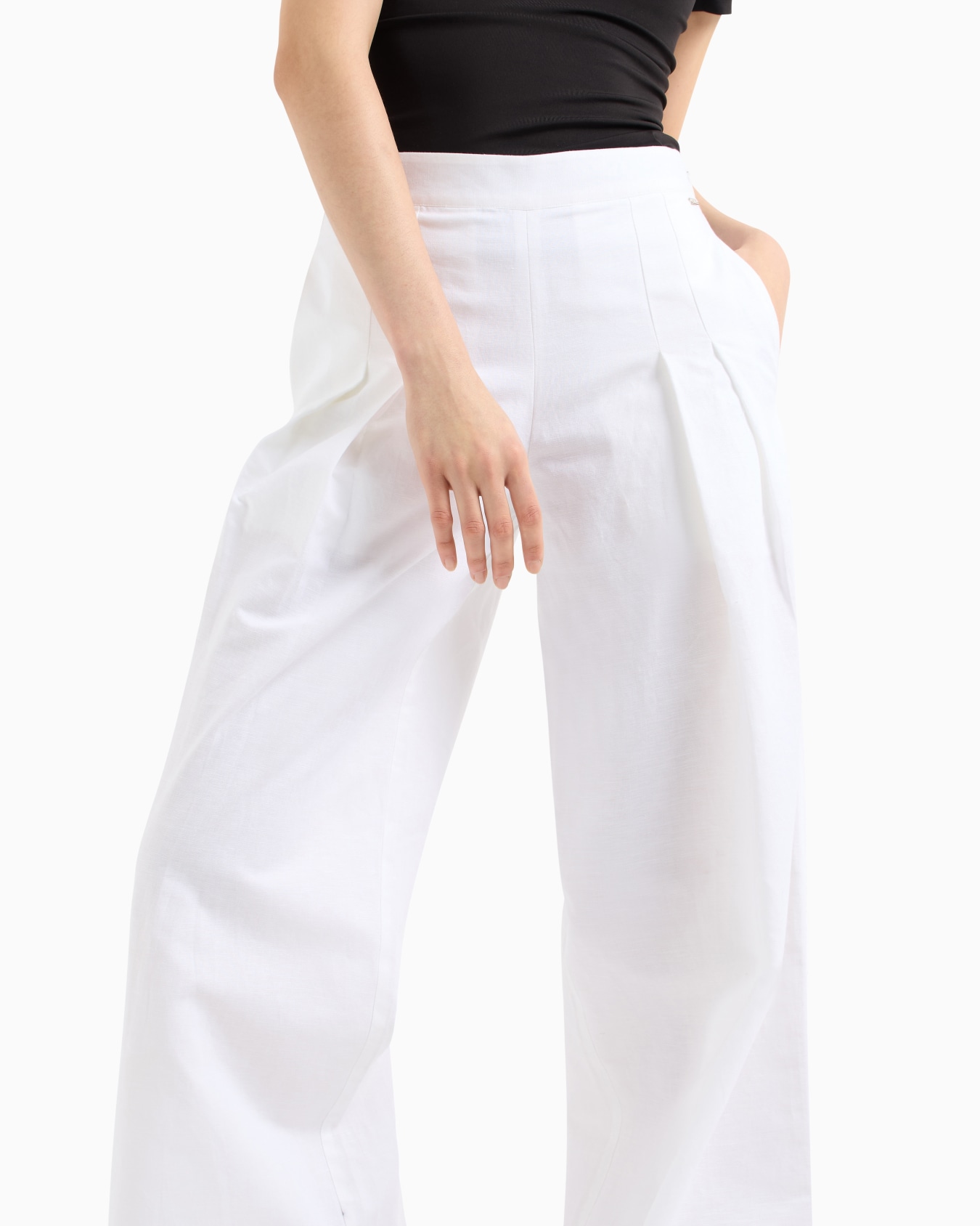 Wide leg trousers in linen blend Slide 4