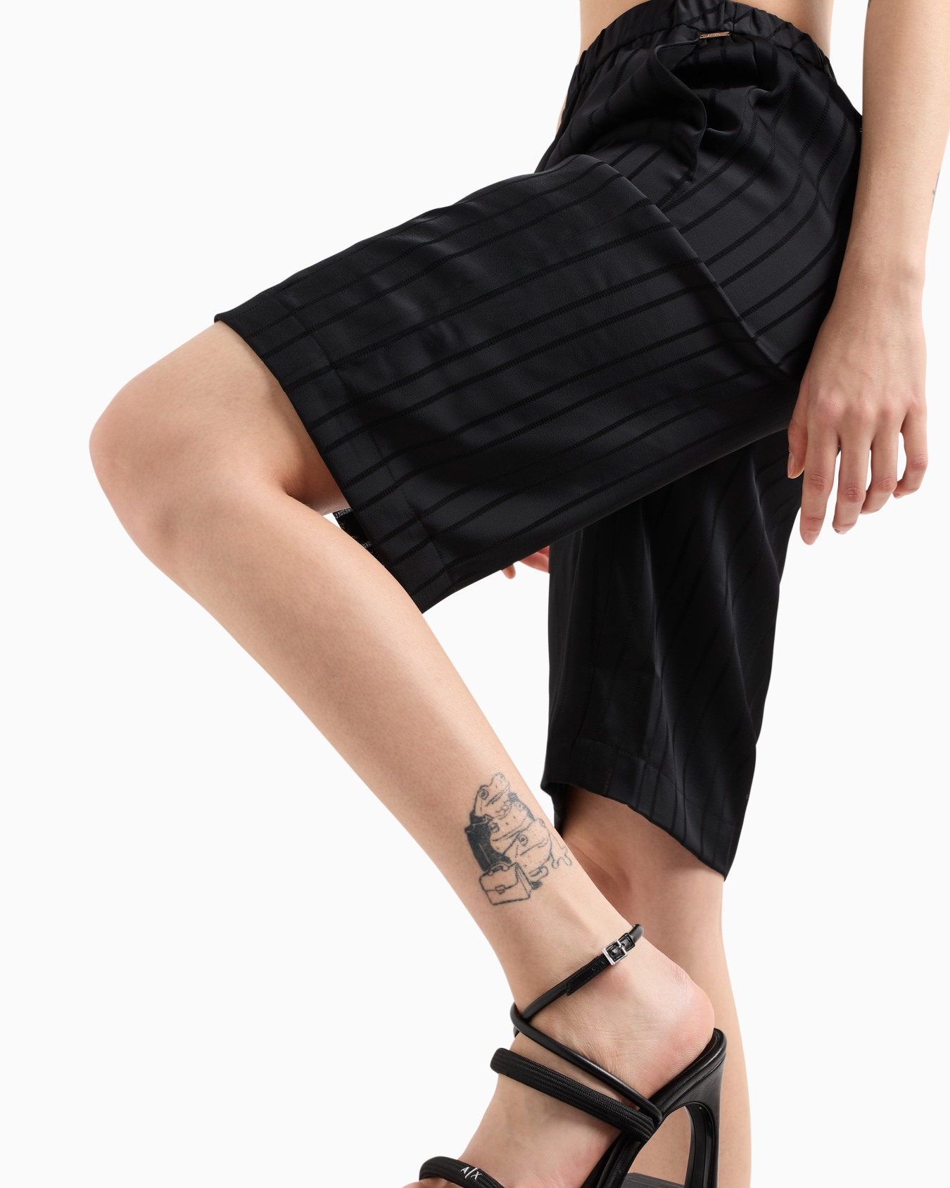Bermuda shorts in striped satin fabric Slide 4