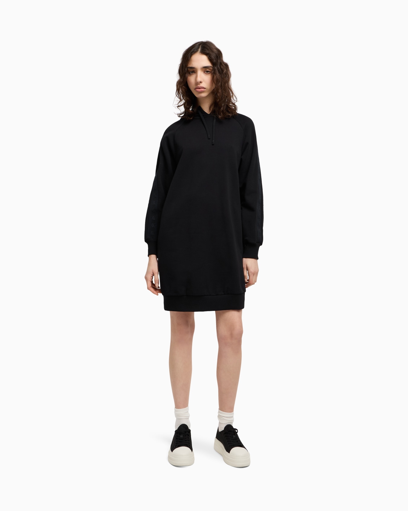 ロゴテープ フーデッドスウェットワンピース スライドする 3