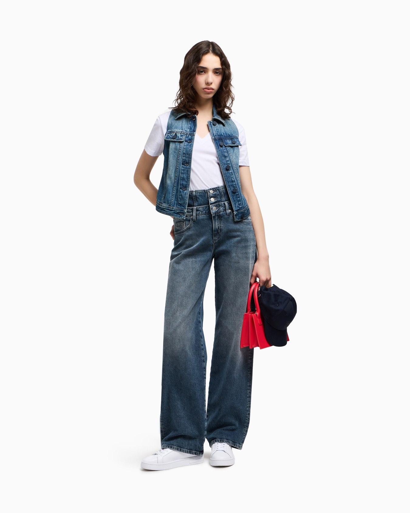 Regular fit T-shirt with V-neck Slide 1