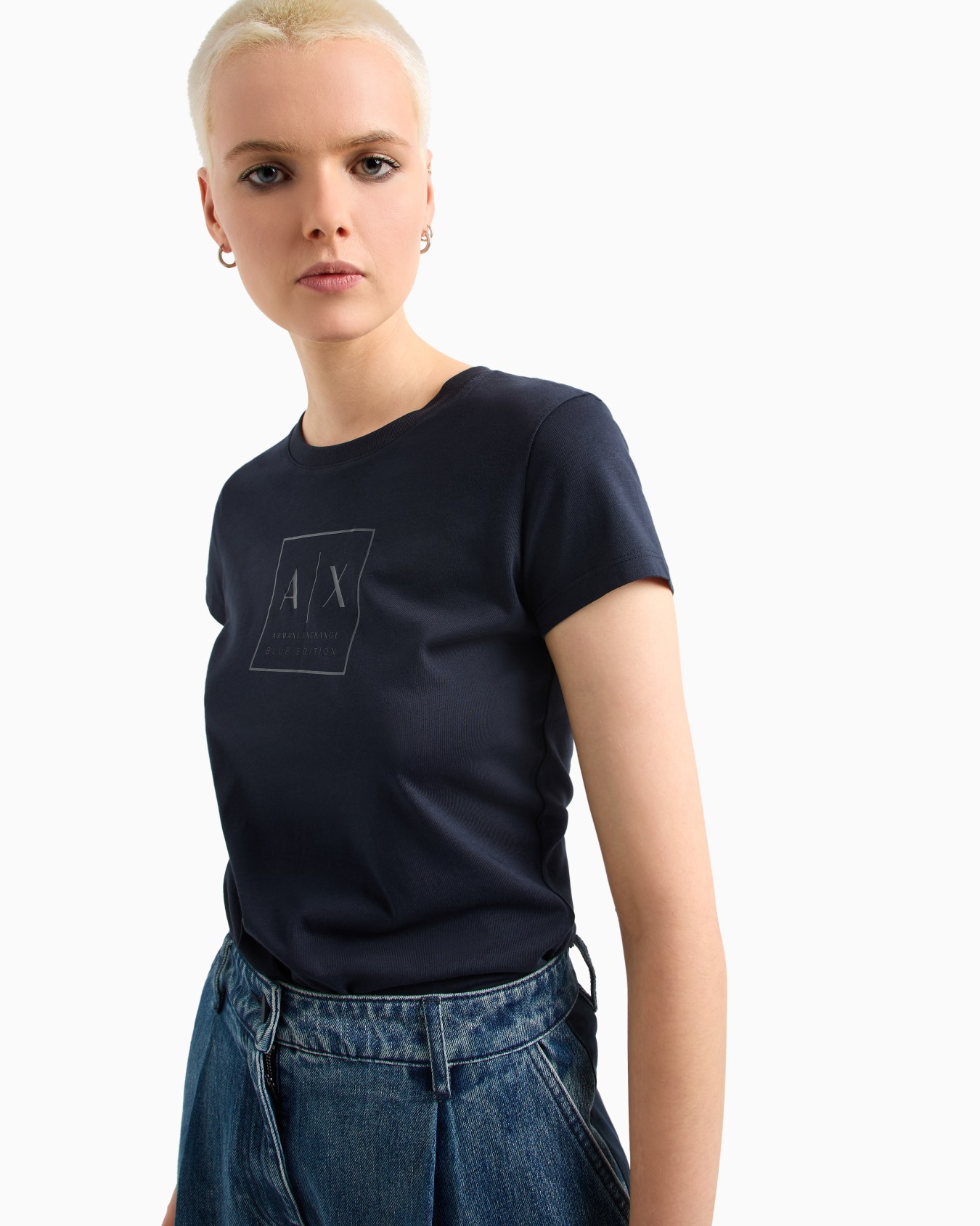  Camiseta de corte entallado con logotipo Diapositiva 4