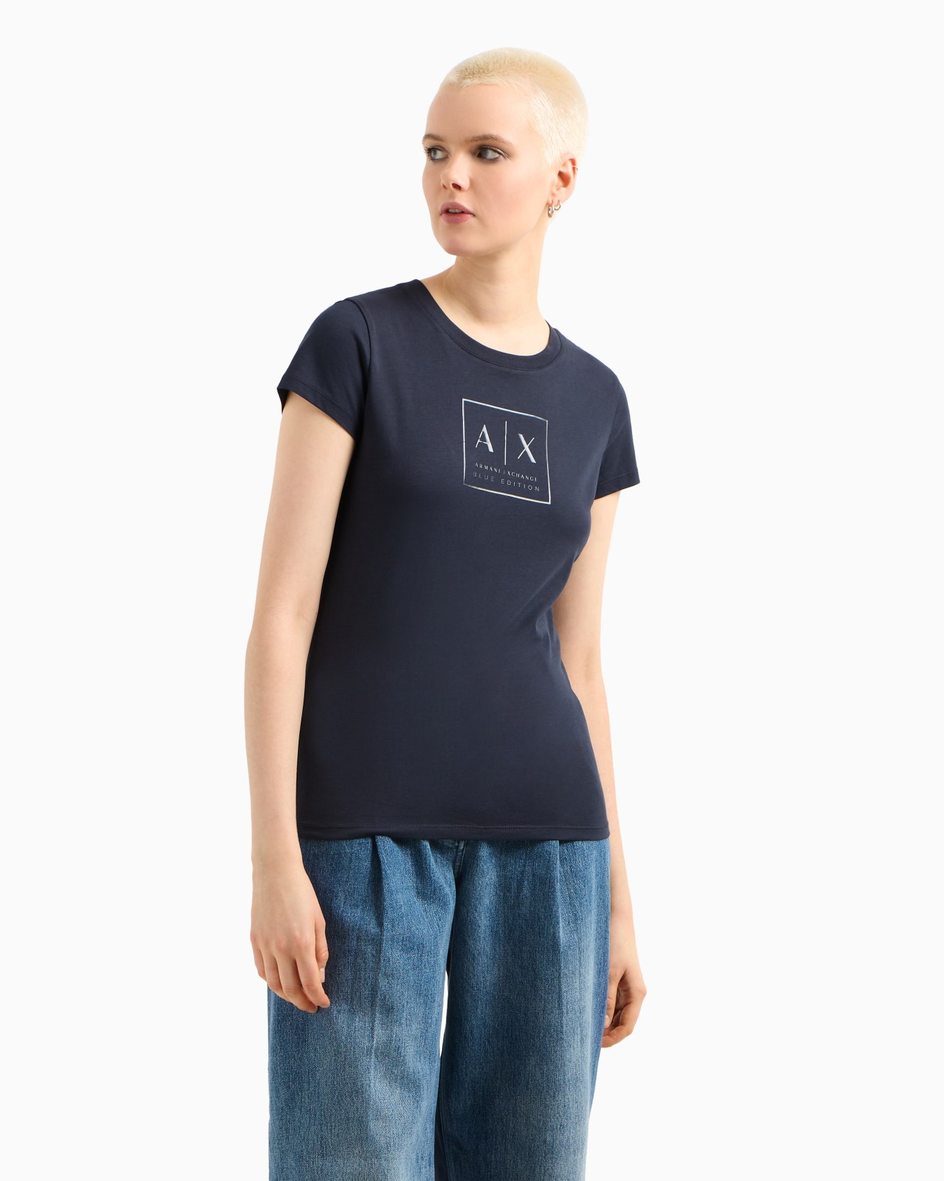  Camiseta de corte entallado con logotipo Diapositiva 3