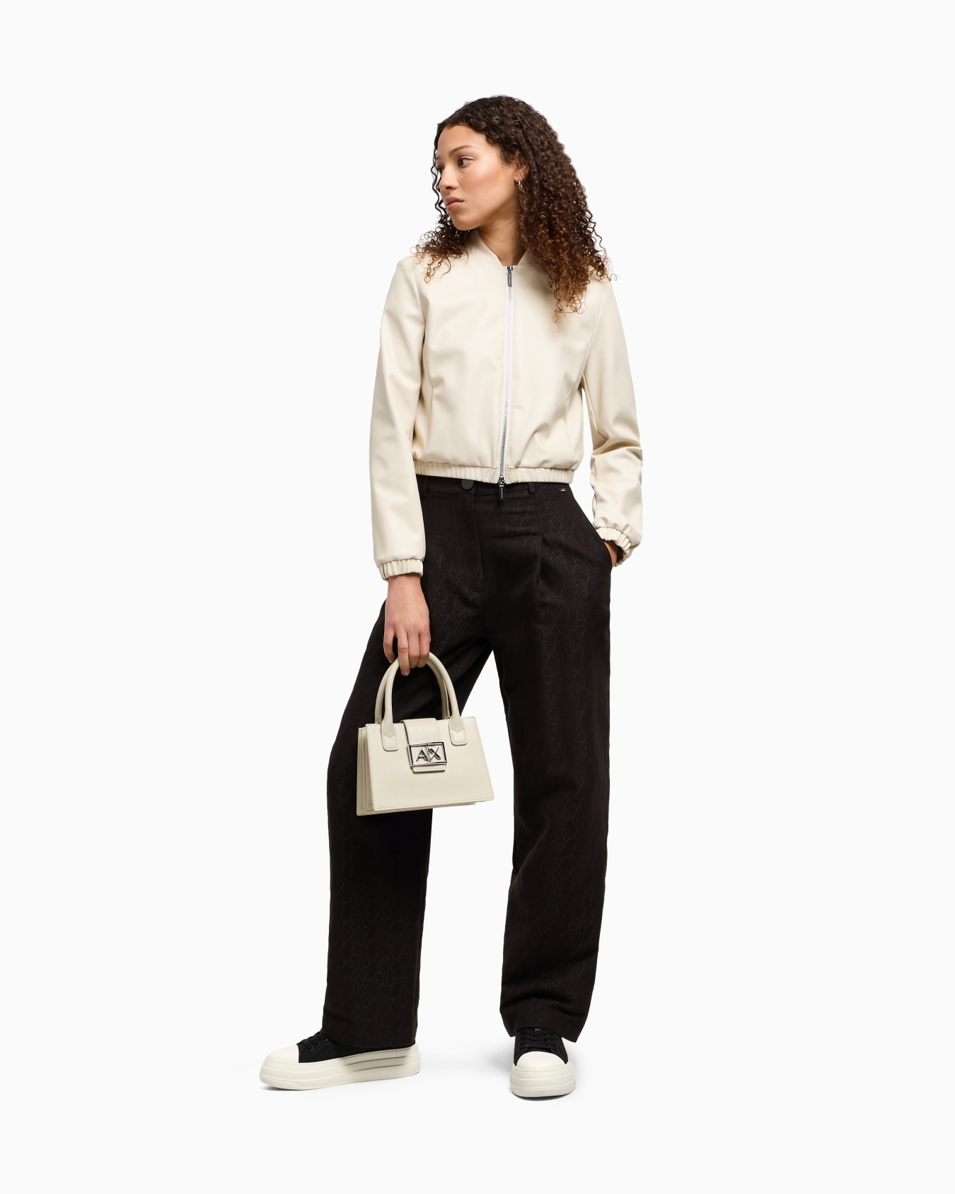 Pleated trousers with allover logo Diapositiva 1