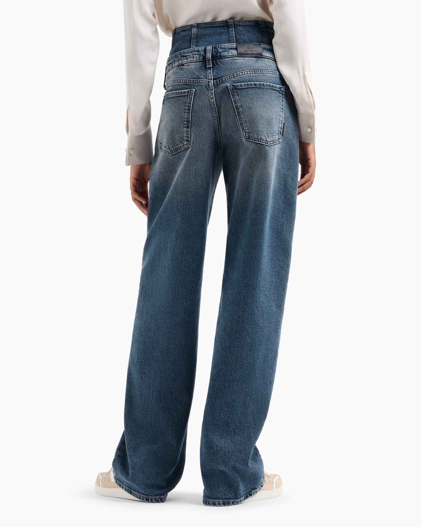 Relaxed Jeans Slide 2