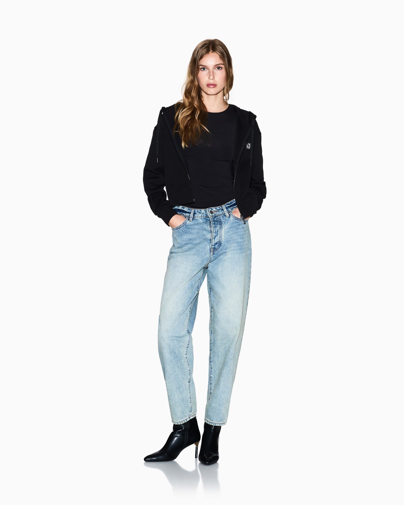 Felpa con cappuccio zip e logo sul petto Slide 1