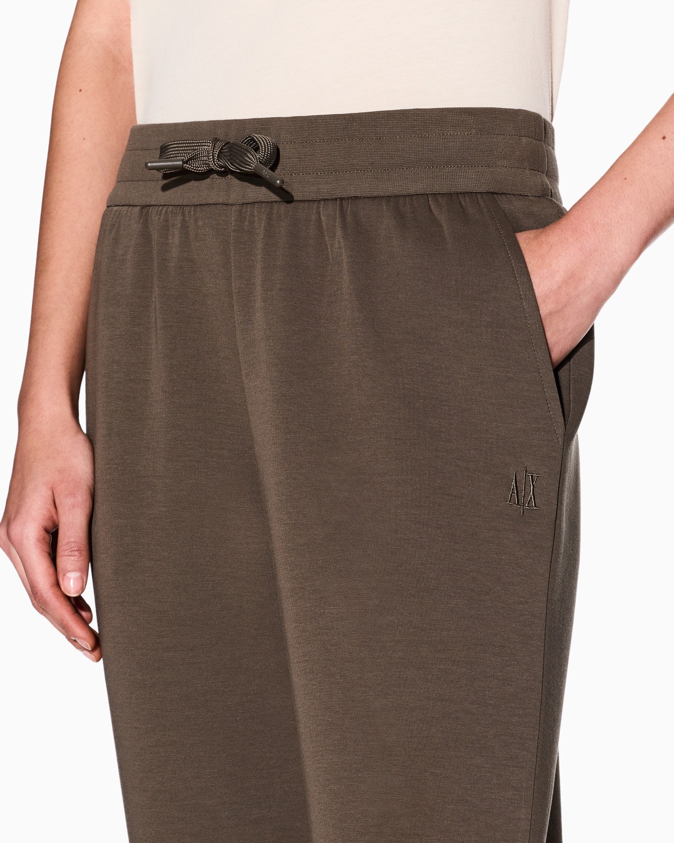 Icon Jogger Pants Slide 4