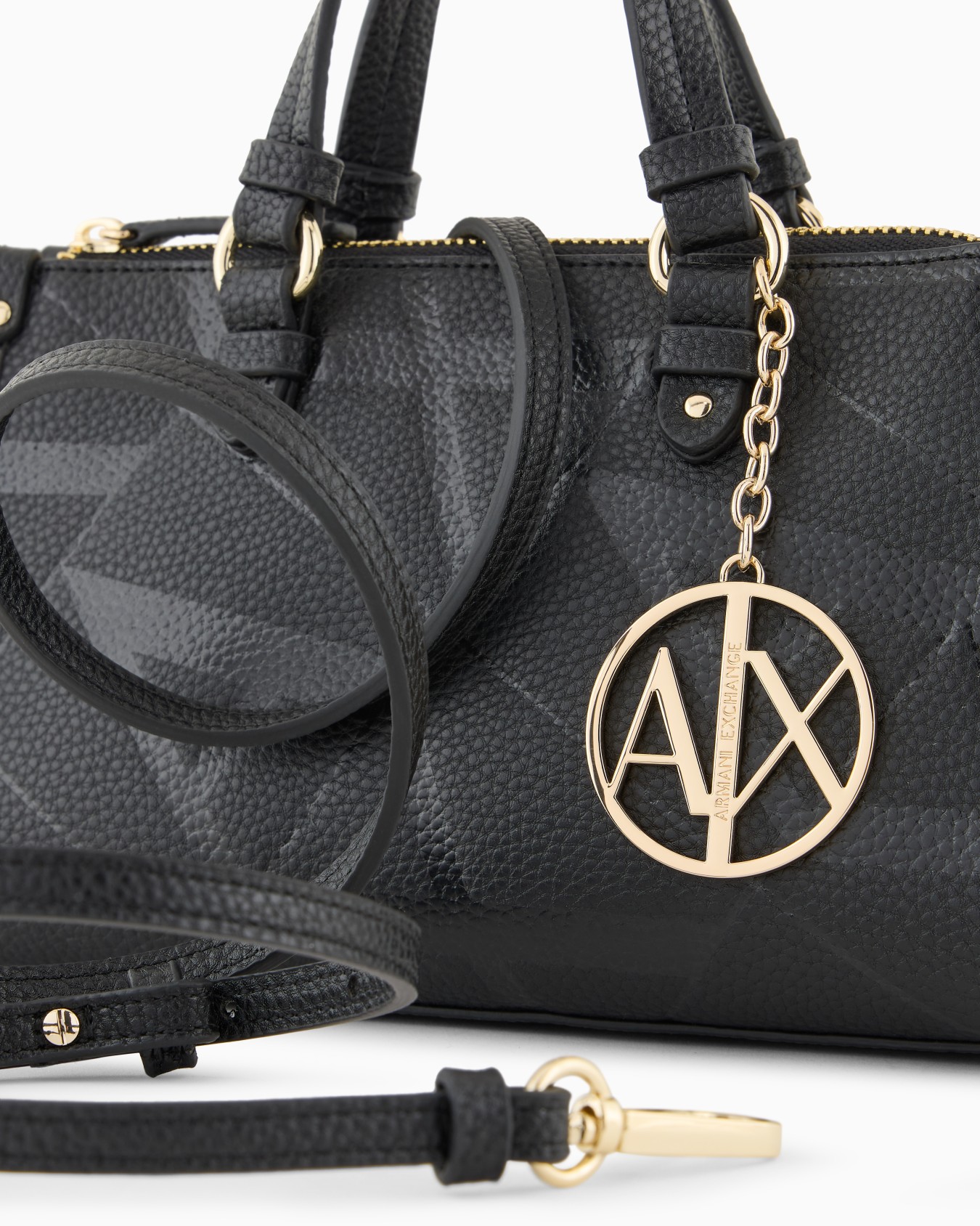ARMANI オールオーバーマキシロゴスモールハンドバッグ undefined