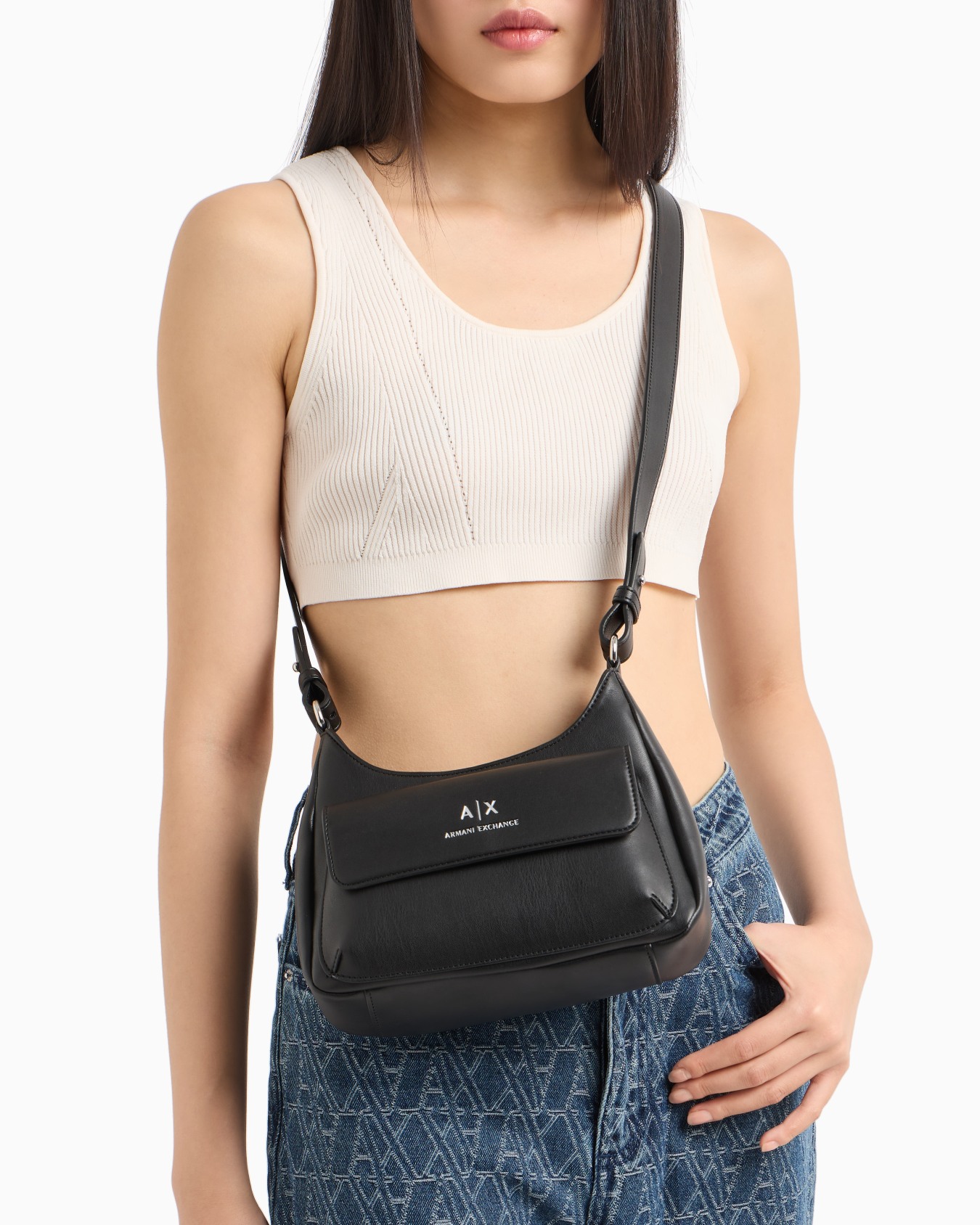 Shoulder bag with external pocket Slide 5