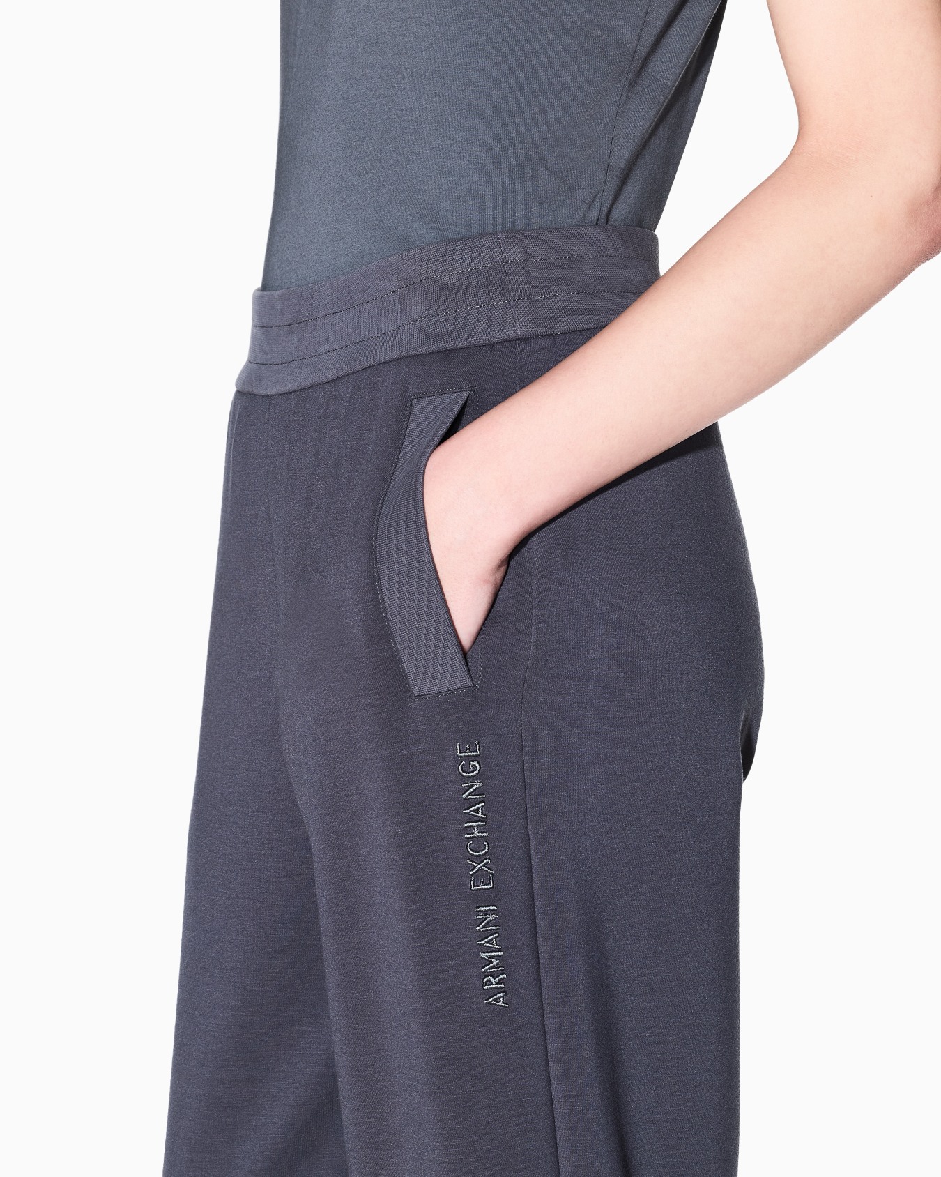 Logo Joggers Slide 4