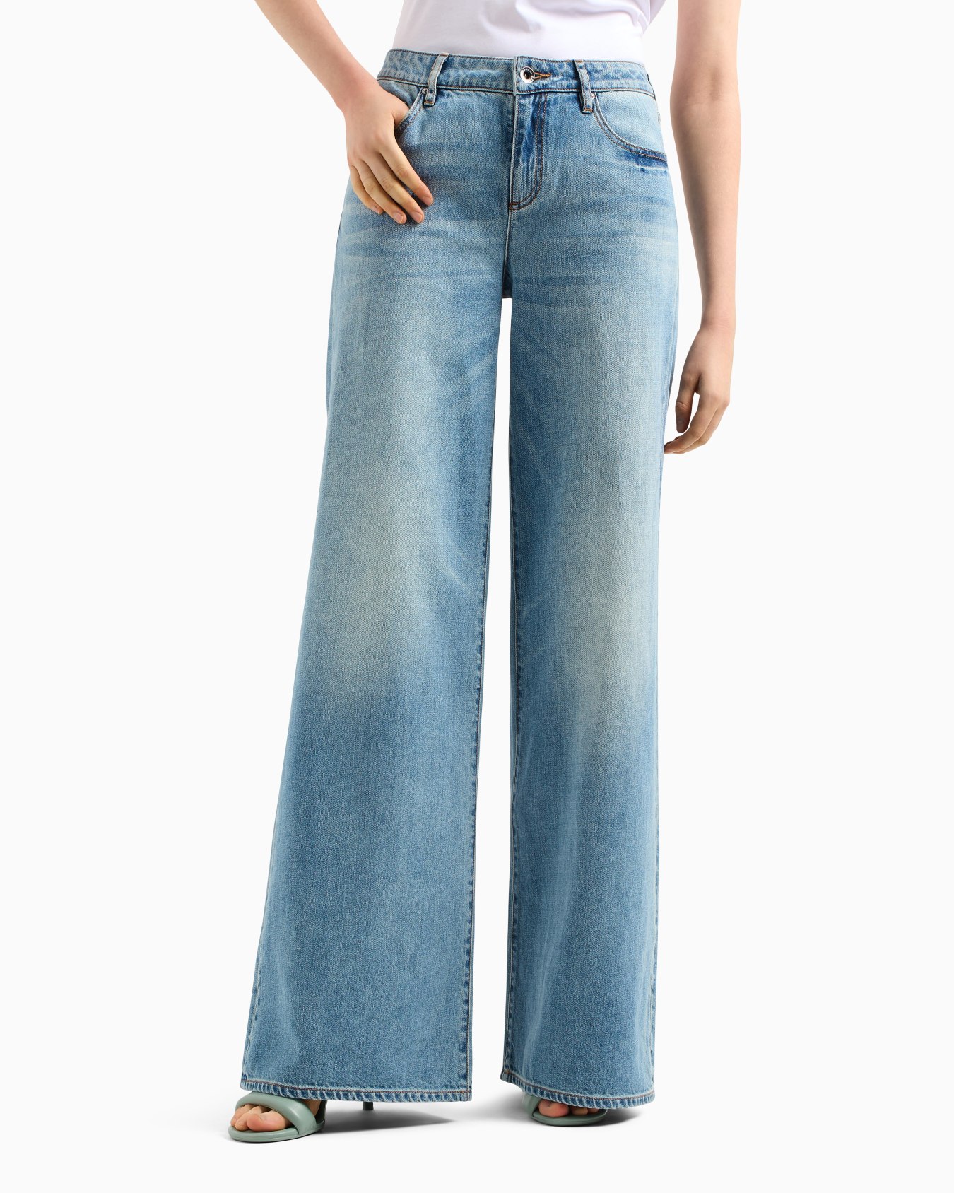 Relaxed fit jeans in stretch cotton denim Slide 3
