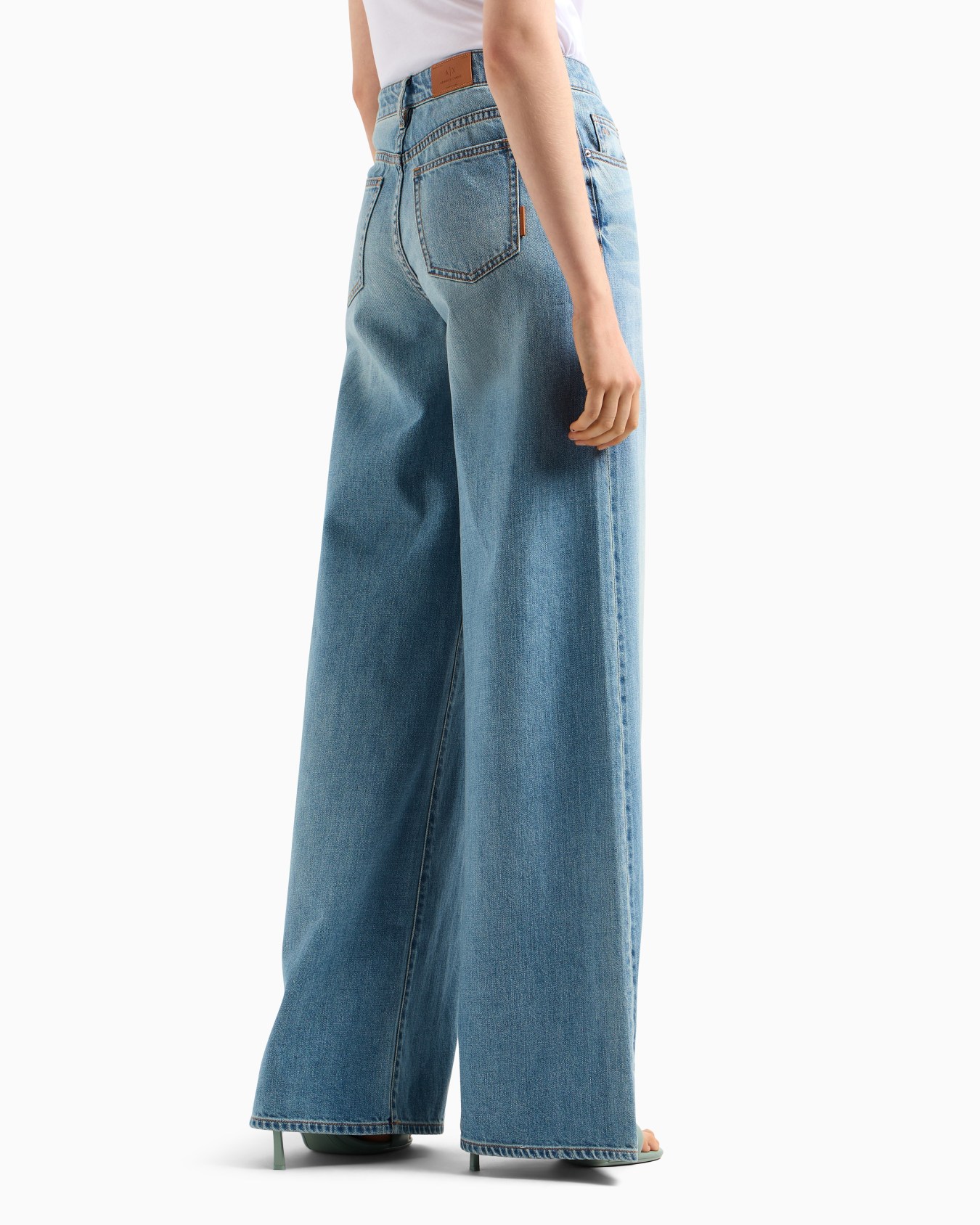 Relaxed fit jeans in stretch cotton denim Slide 2