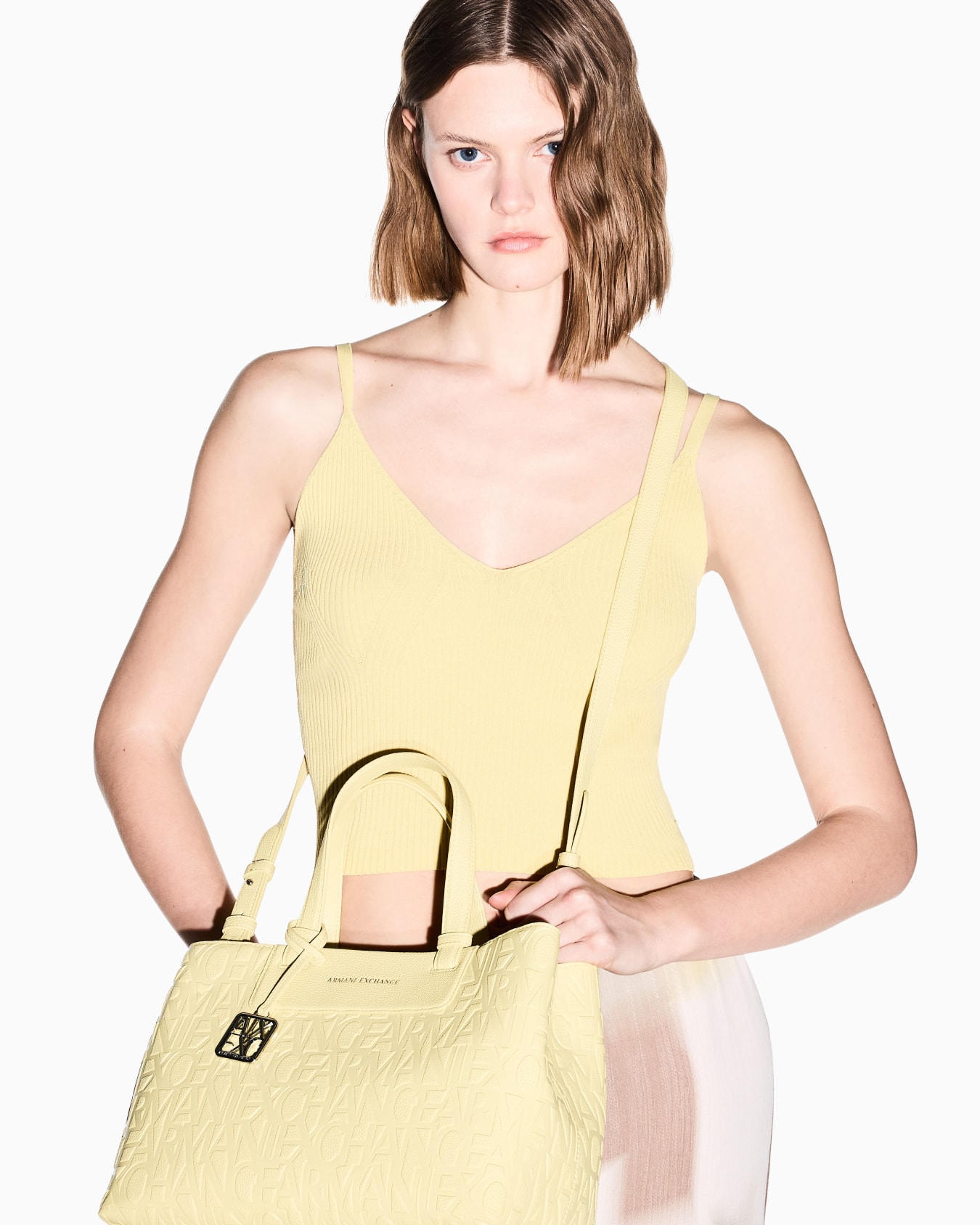 Smooth technical fabric shopper Slide 6