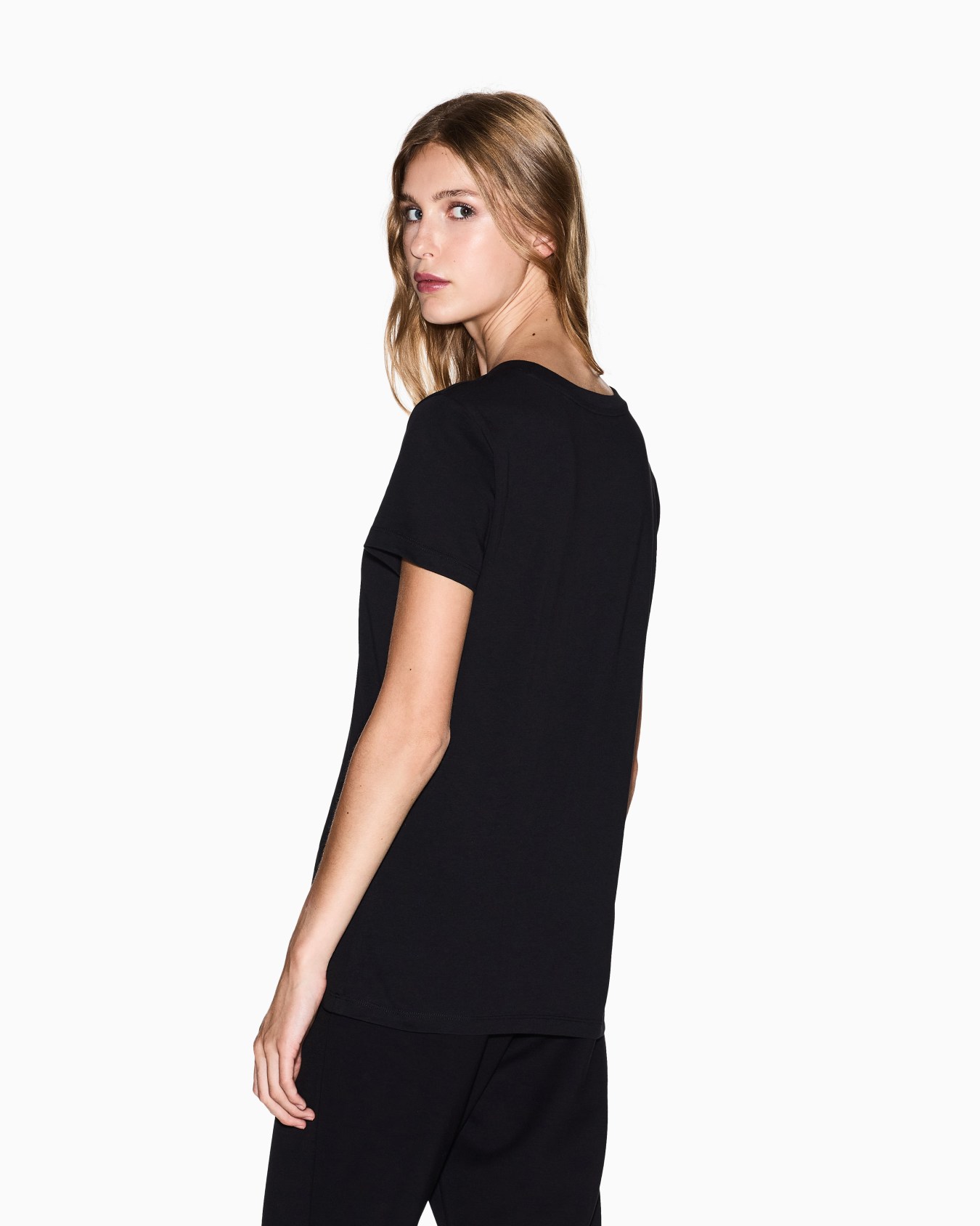 T-Shirt mit normaler Passform und Glitzerlogo Folie 2