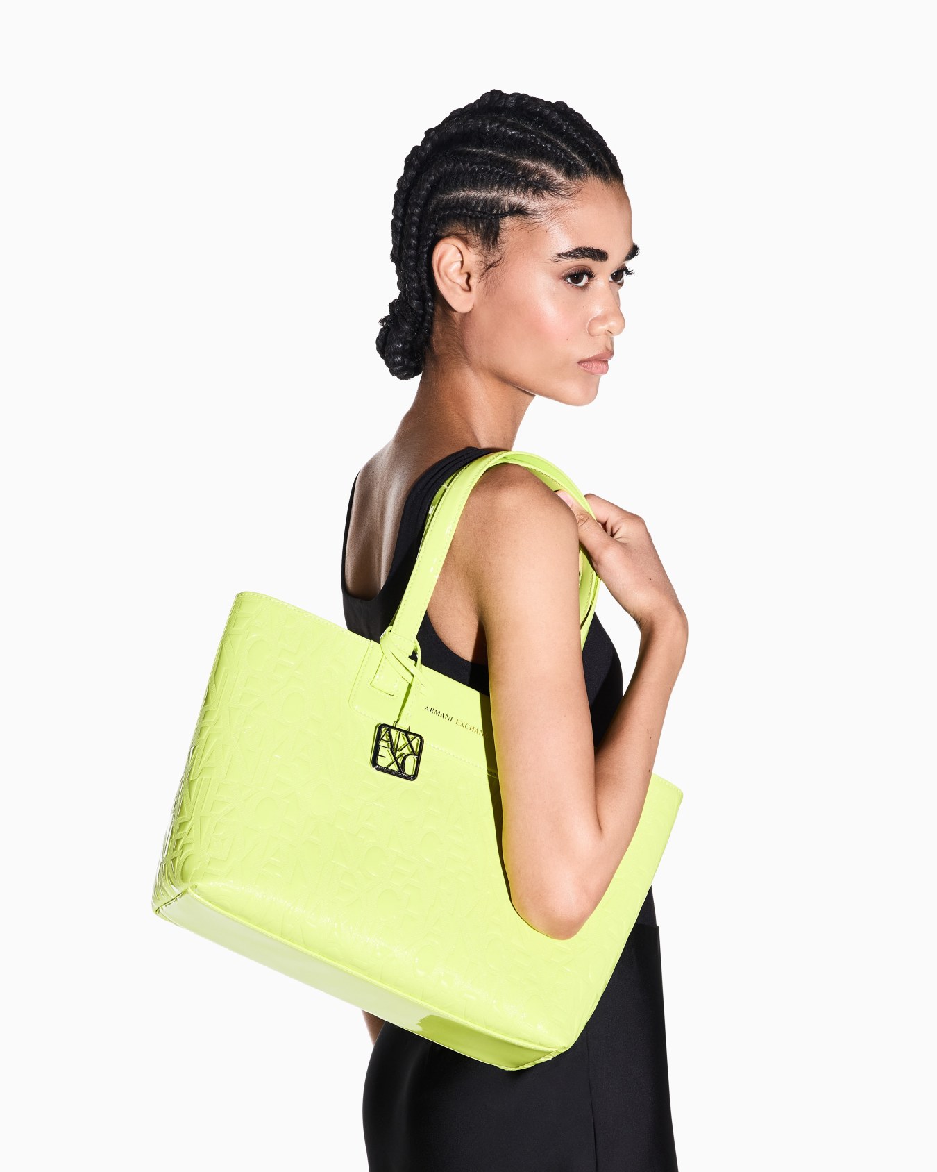 Bolso de mano en material brillante Diapositiva 6
