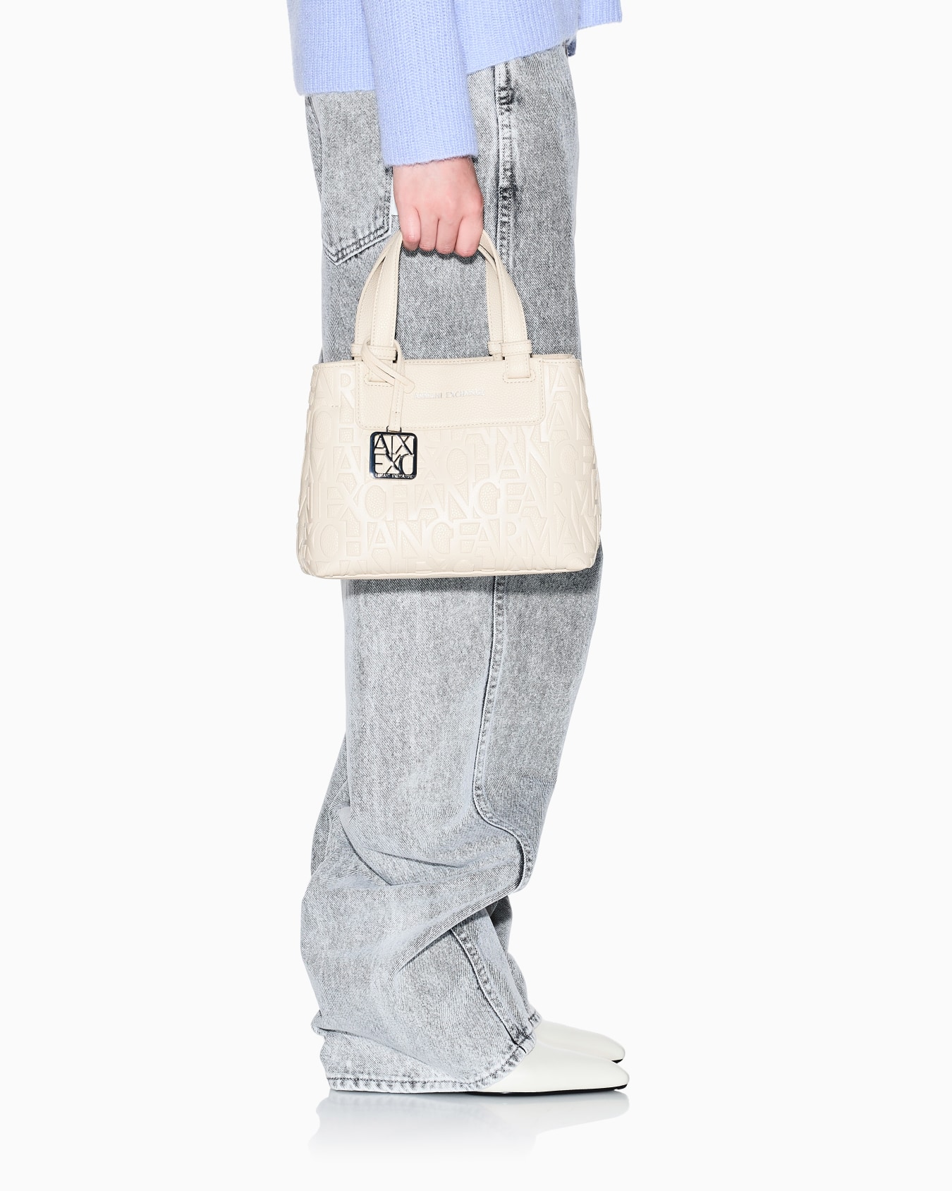 Shopper in tone-on-tone technical fabric Slide 6