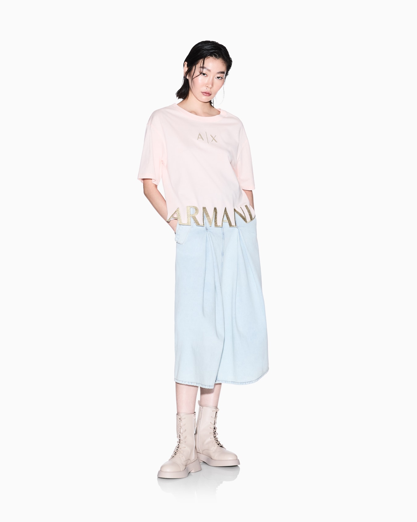 Cropped T-shirt with logo profile Slide 1