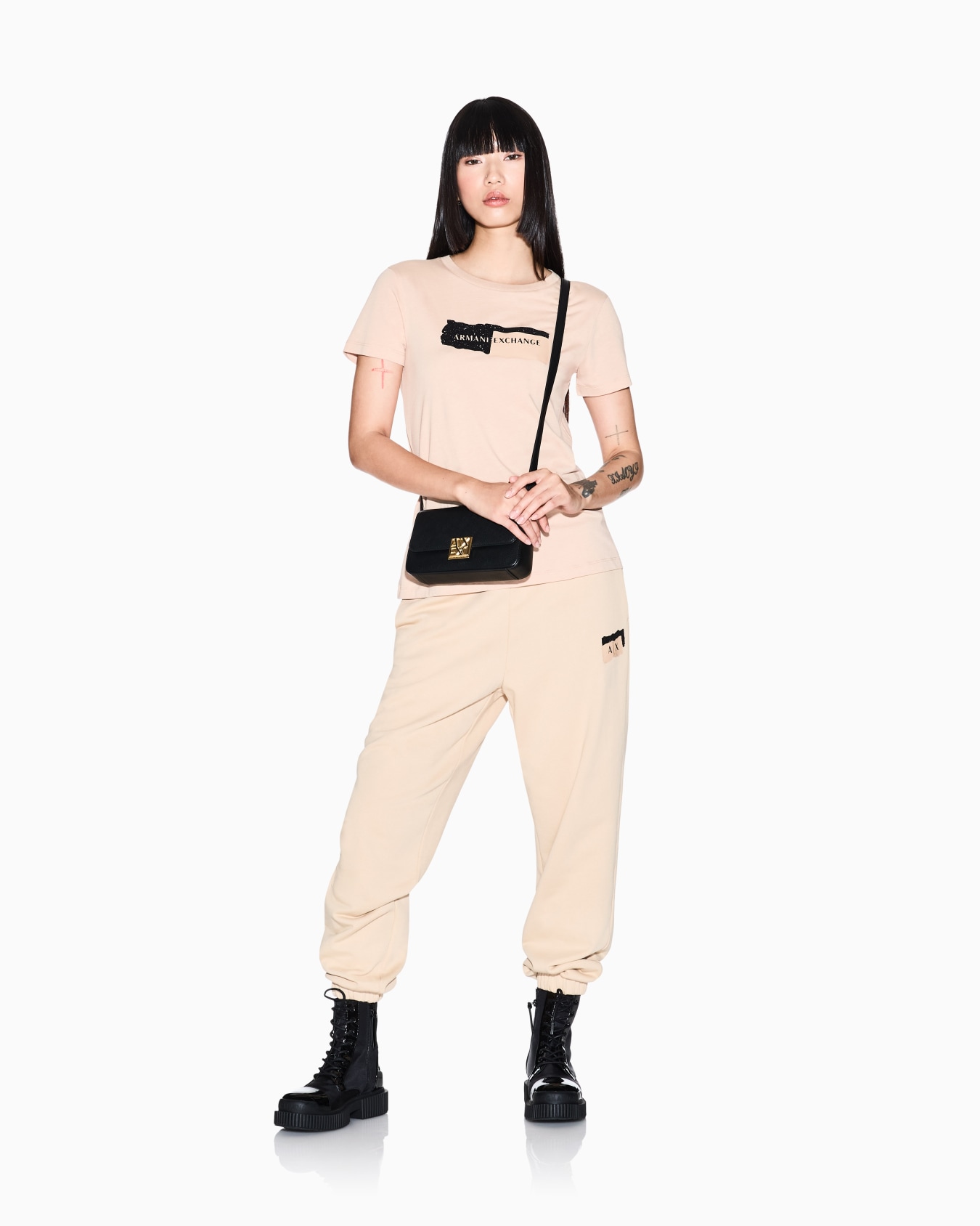 デザインロゴ 半袖クルーネックTシャツ スライドする 1