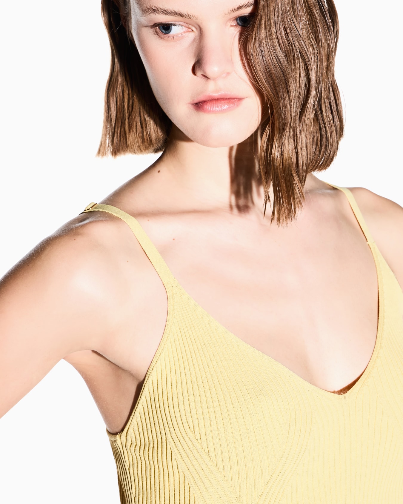 Top a costine con spalline sottili Slide 6