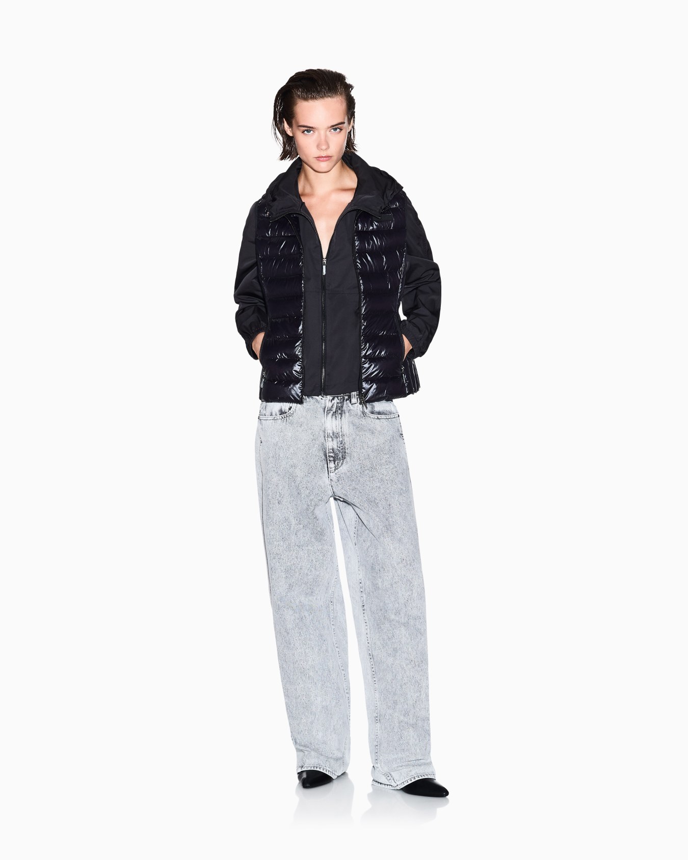 Quilted Nylon Sleeveless Down Jacket Slide 1