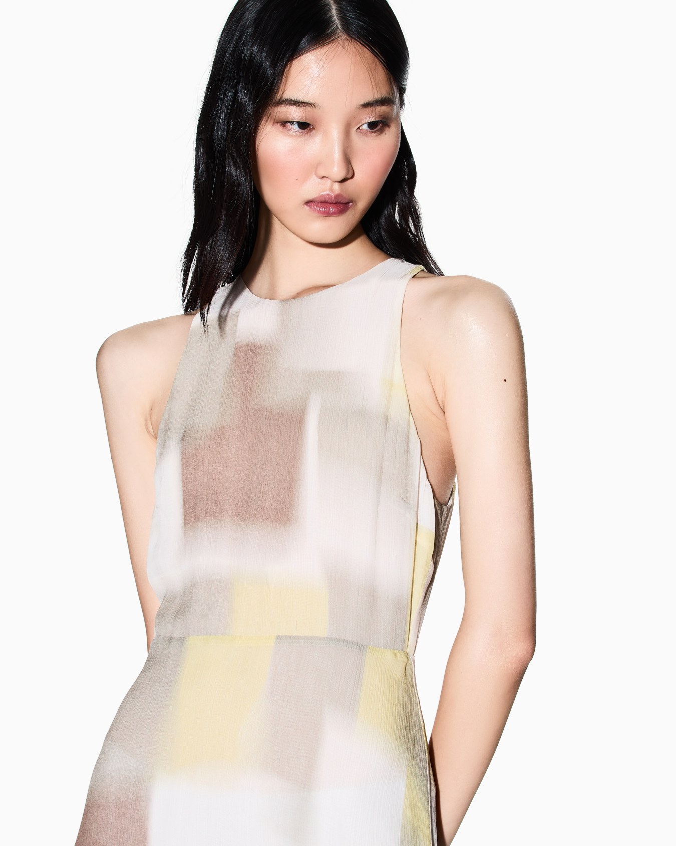 Midi dress in technical fabric Slide 3