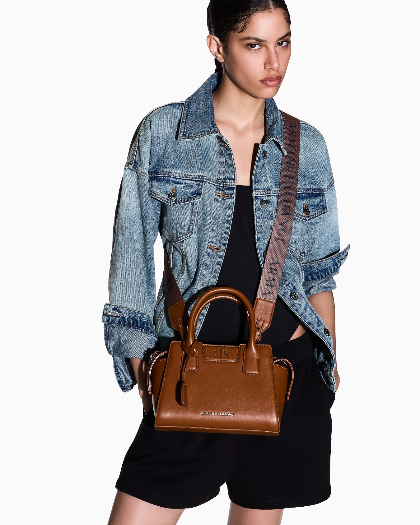 Top handles in technical fabric Diapositiva 6