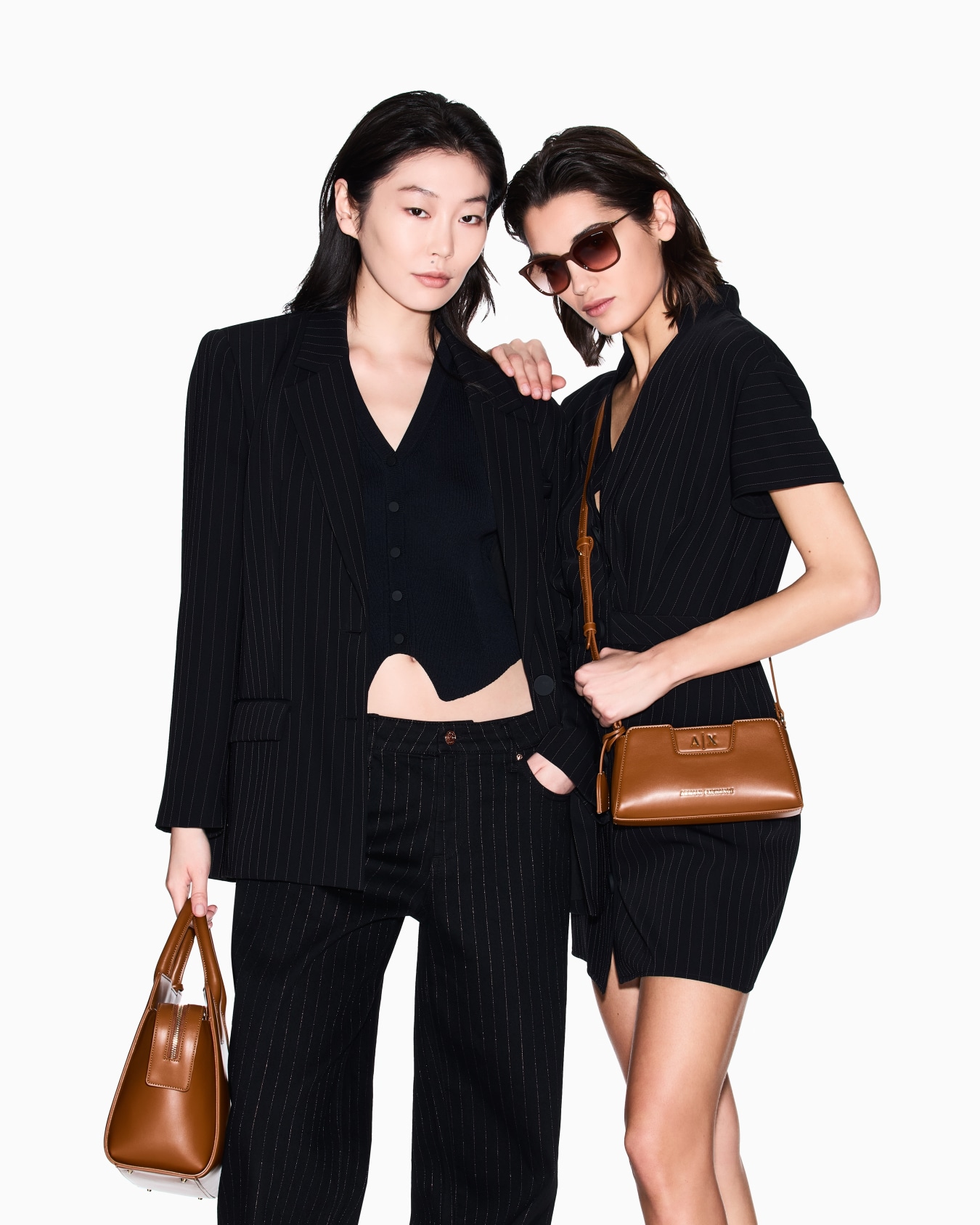 ピンストライプ シャツドレス スライドする 2