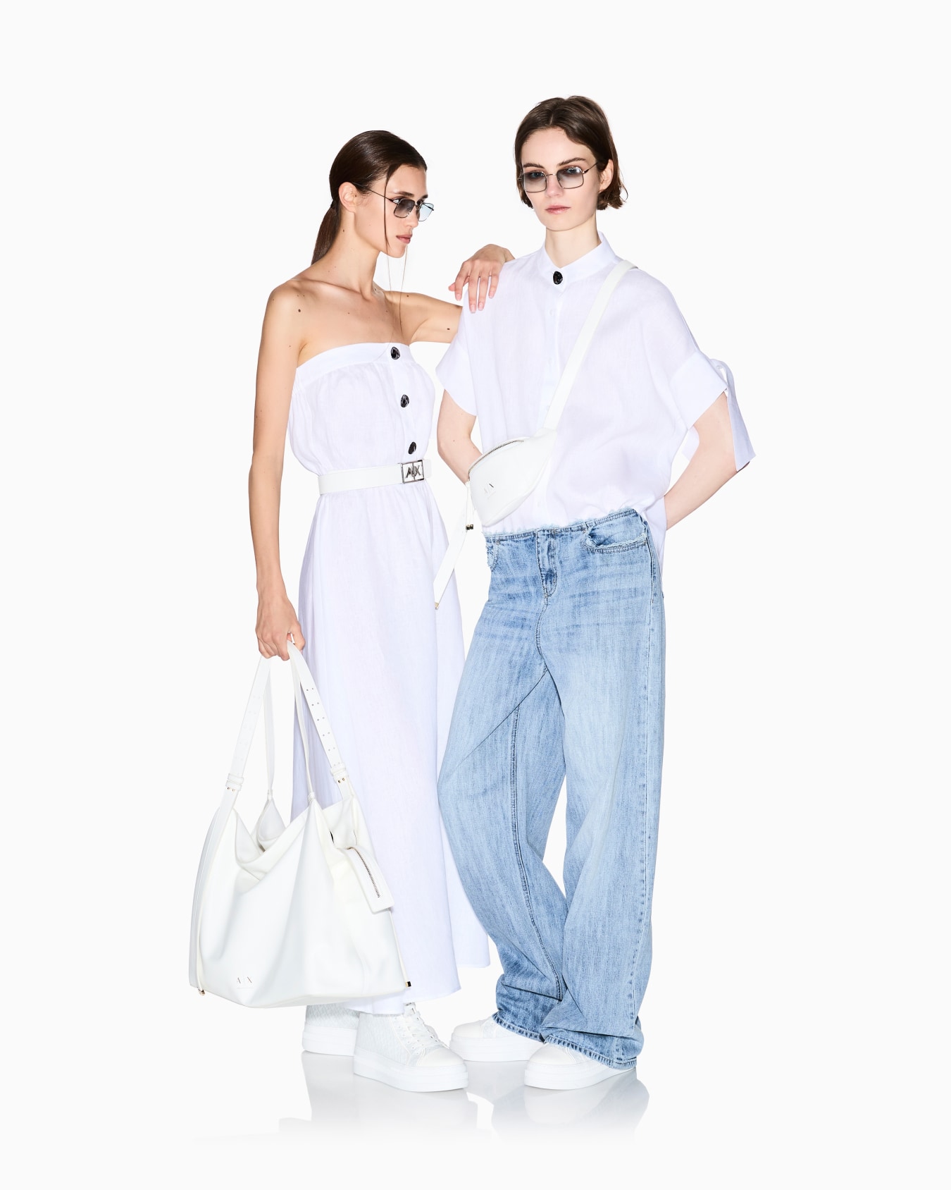 Loose jeans in rigid denim Slide 1