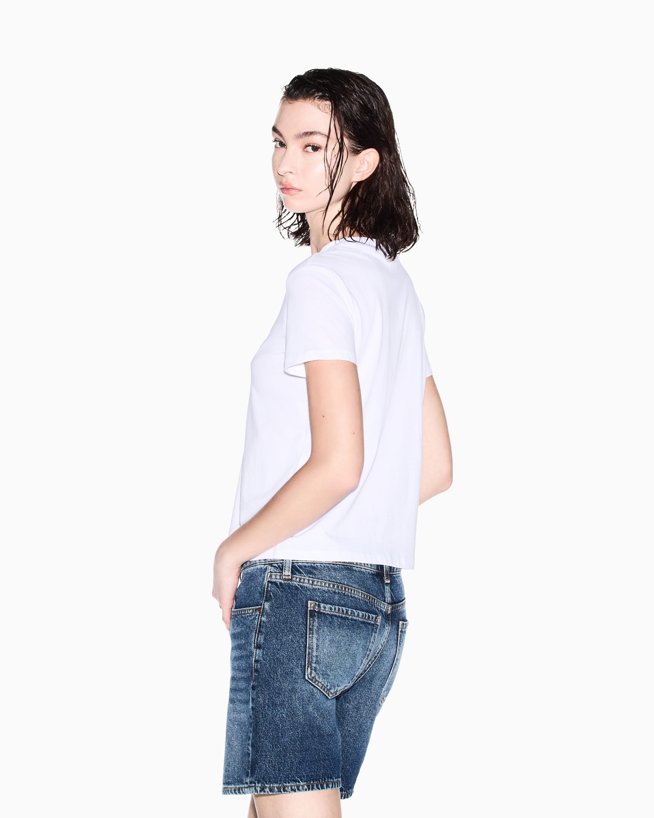 スパンコールロゴ 半袖クルーネックTシャツ スライドする 2