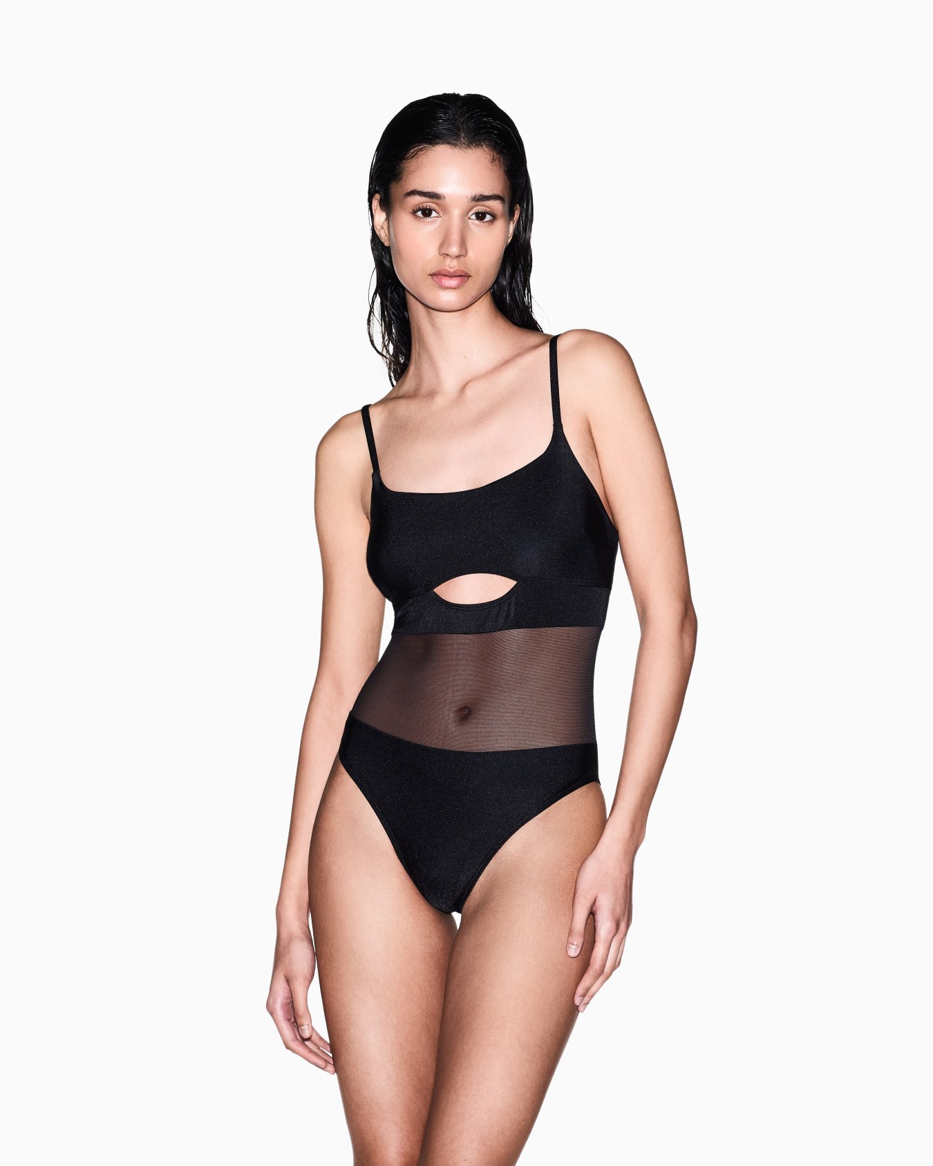 Swimsuits in technical fabric Folie 1