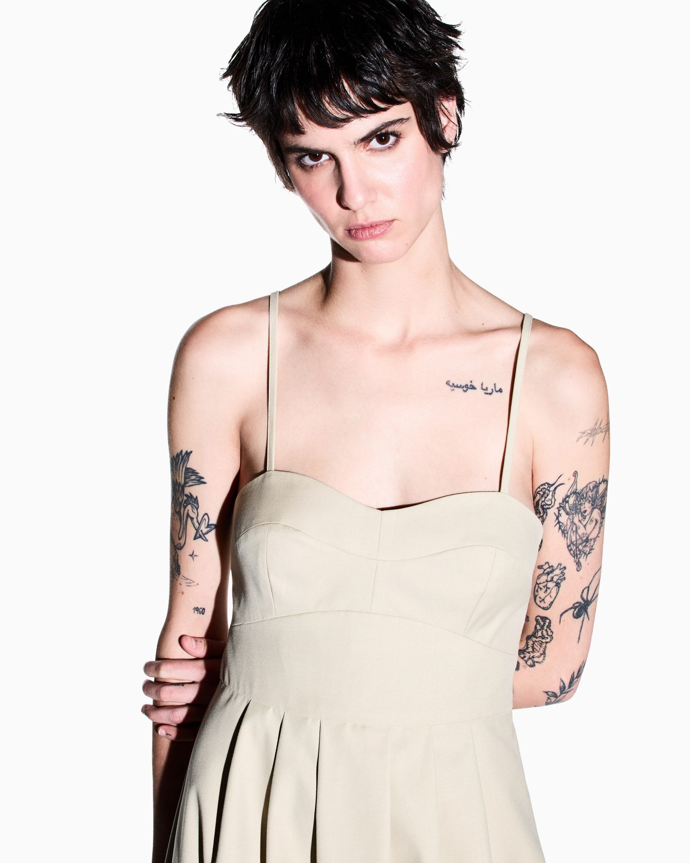 slim fit dress in viscose and wool Slide 5