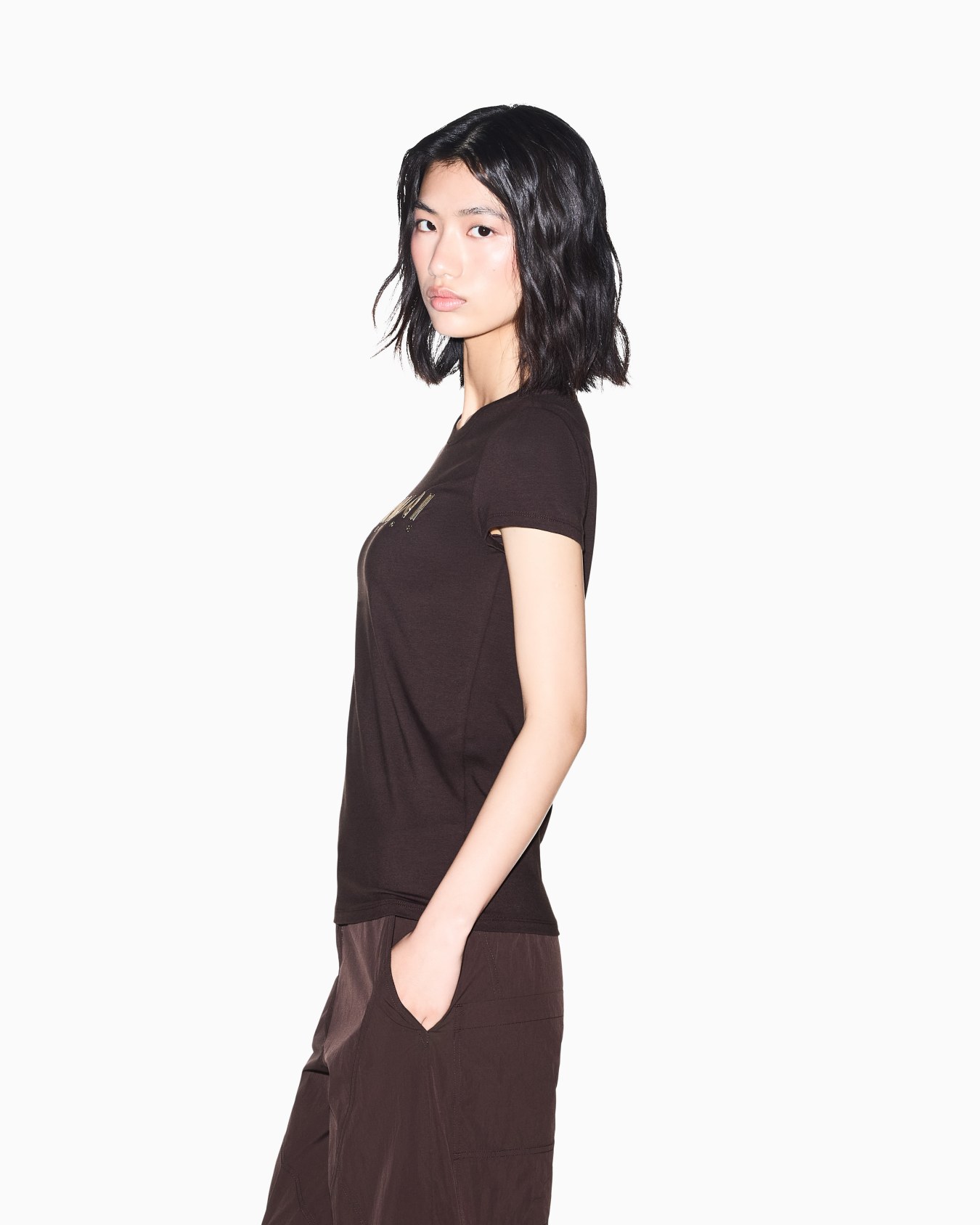 Slim Fit T-Shirt aus Bio-Baumwolljersey mit Schriftzug Folie 7